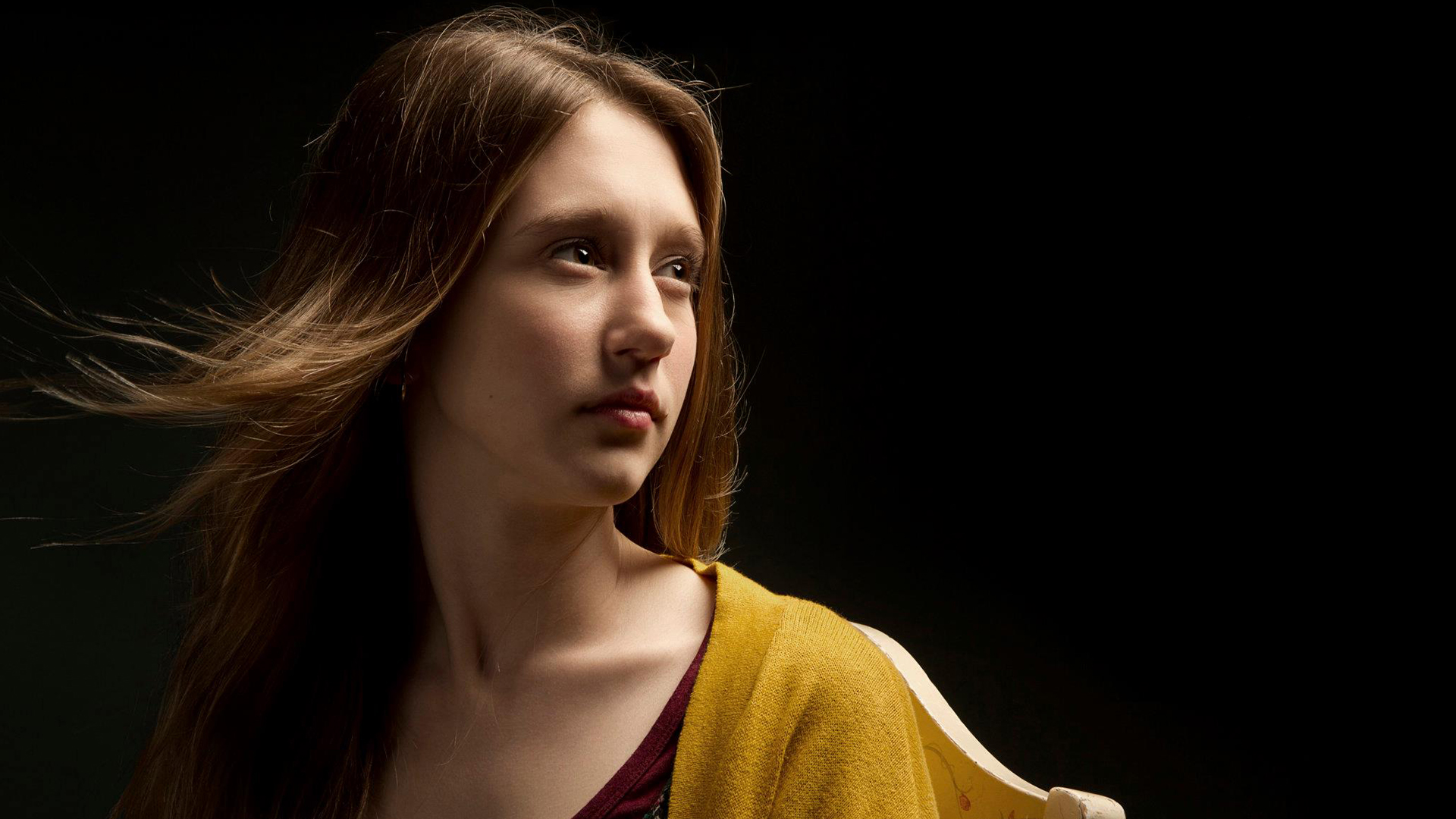 Taissa Farmiga HD Wallpaper
