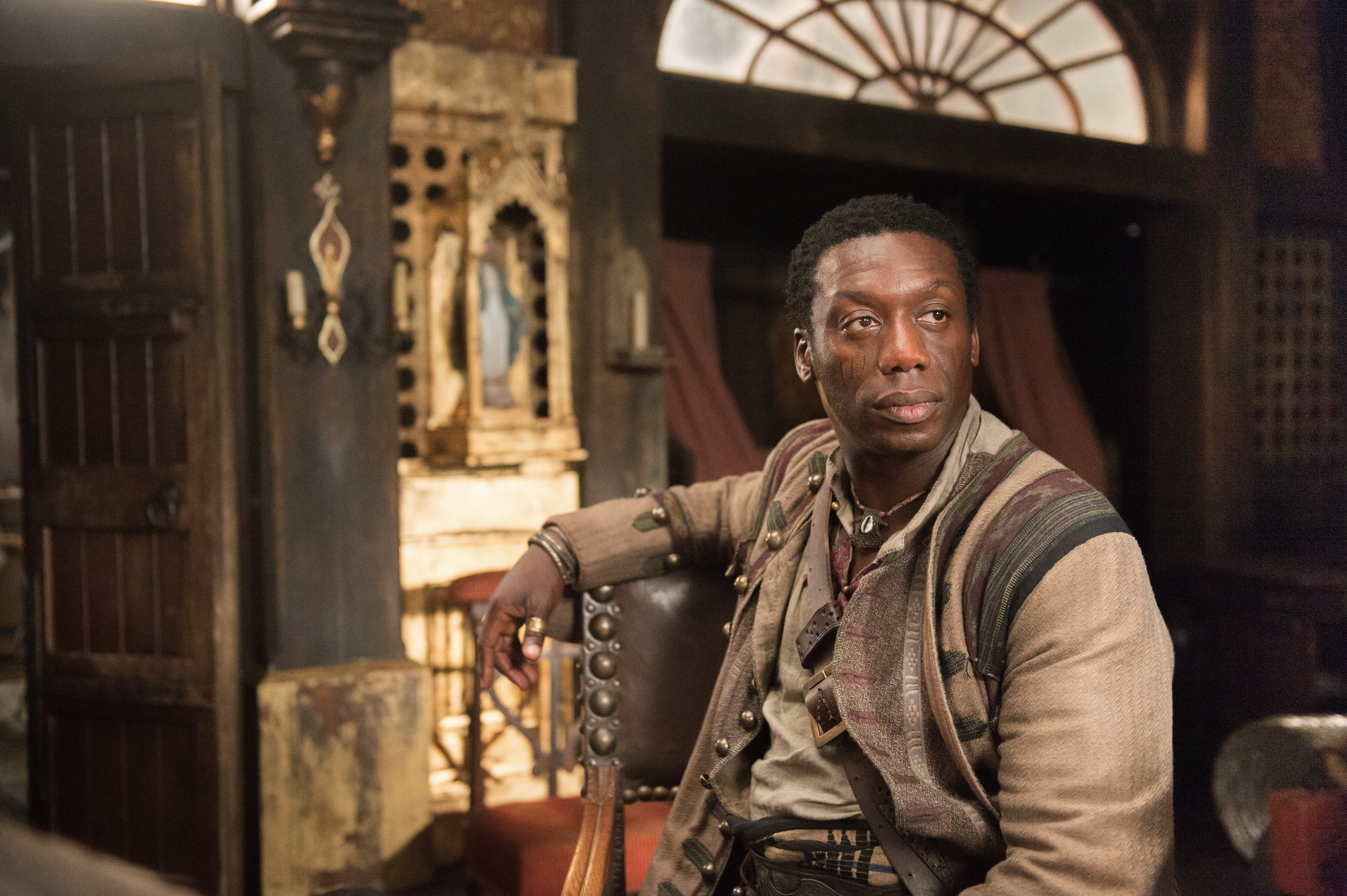 Hakeem Kae-Kazim in costume HD Wallpaper