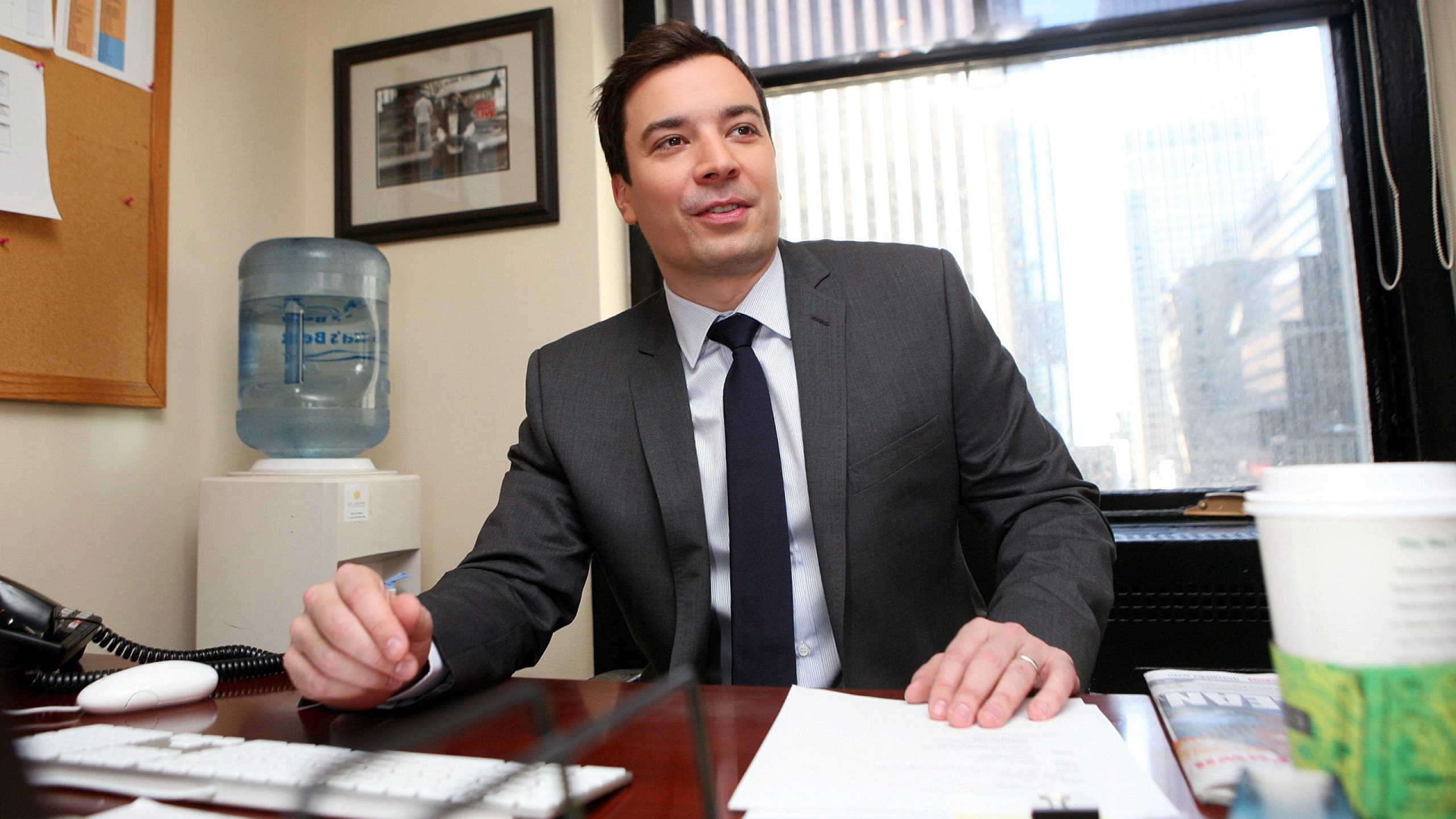 Jimmy Fallon in an office HD Wallpaper