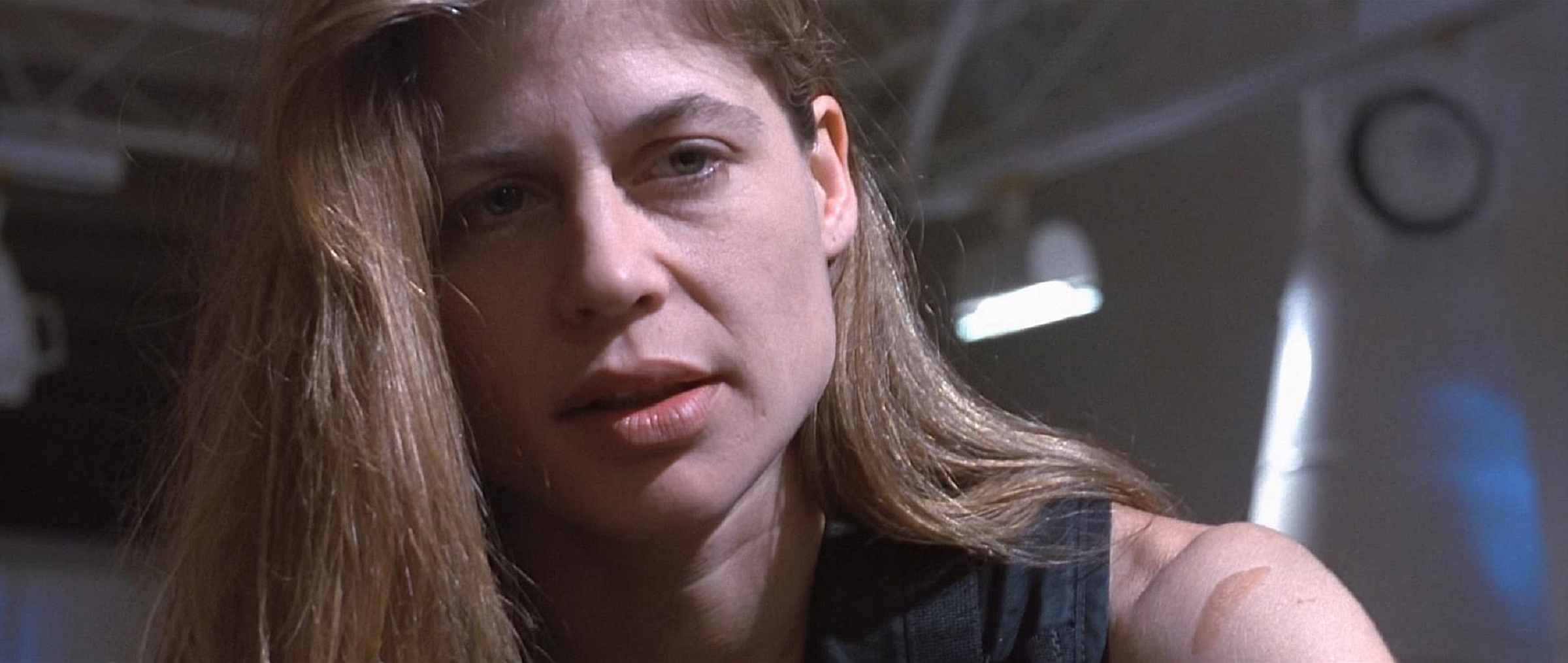 Linda Hamilton in Terminator 2: Judgment Day HD Wallpaper