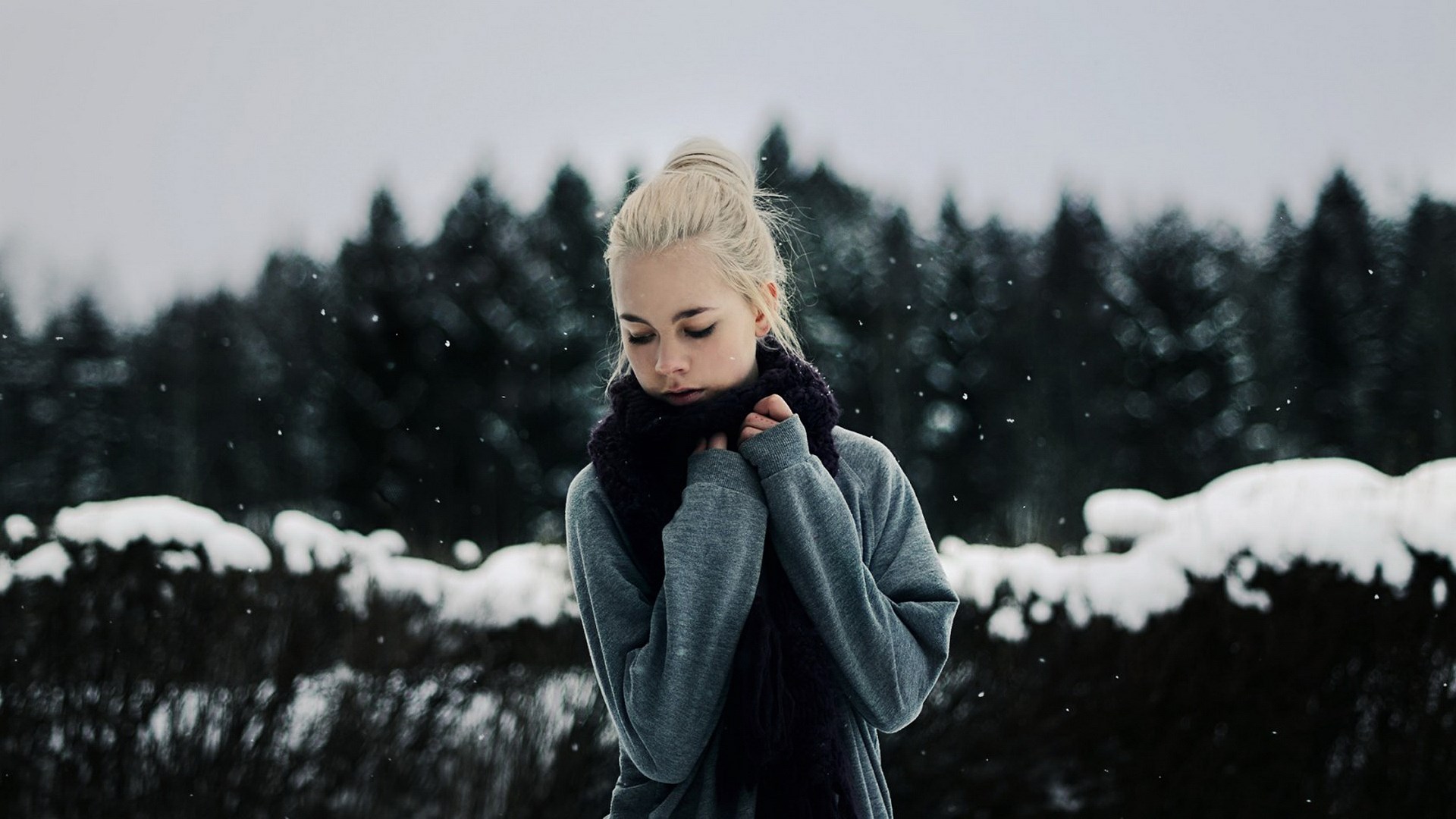 Girl in a scarf in the snow HD Wallpaper