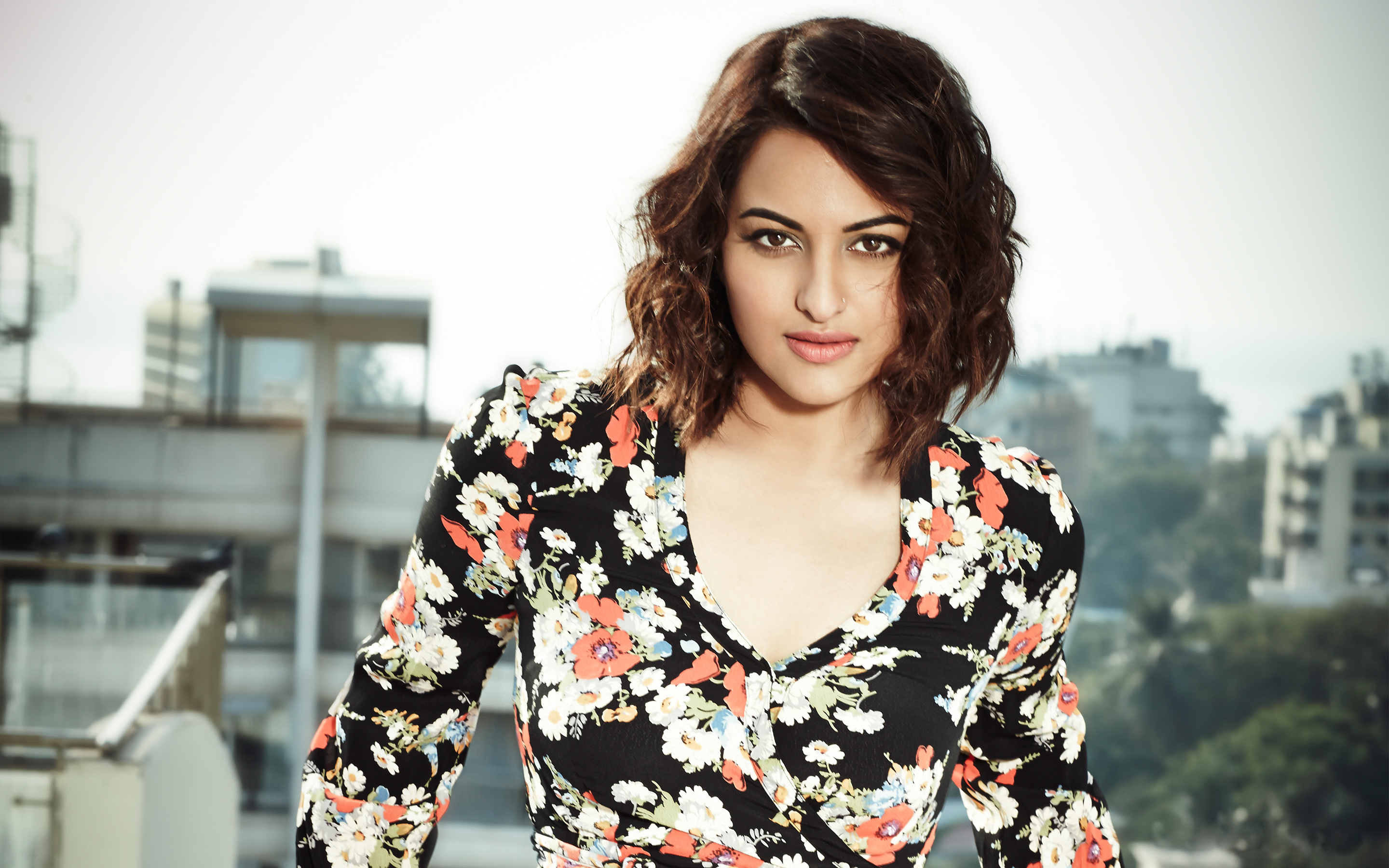 Sonakshi Sinha HD Wallpaper