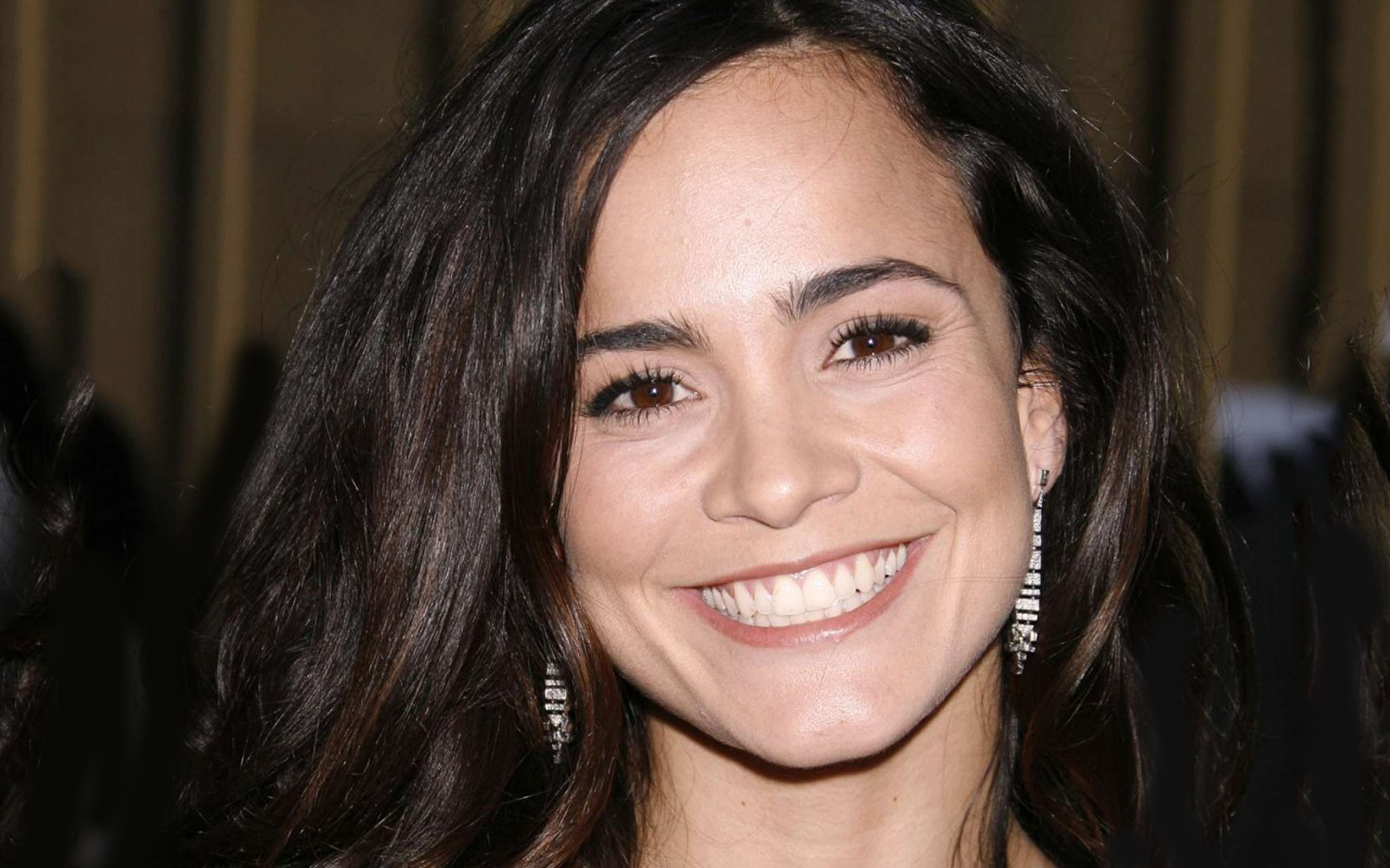 Alice Braga HD Wallpaper