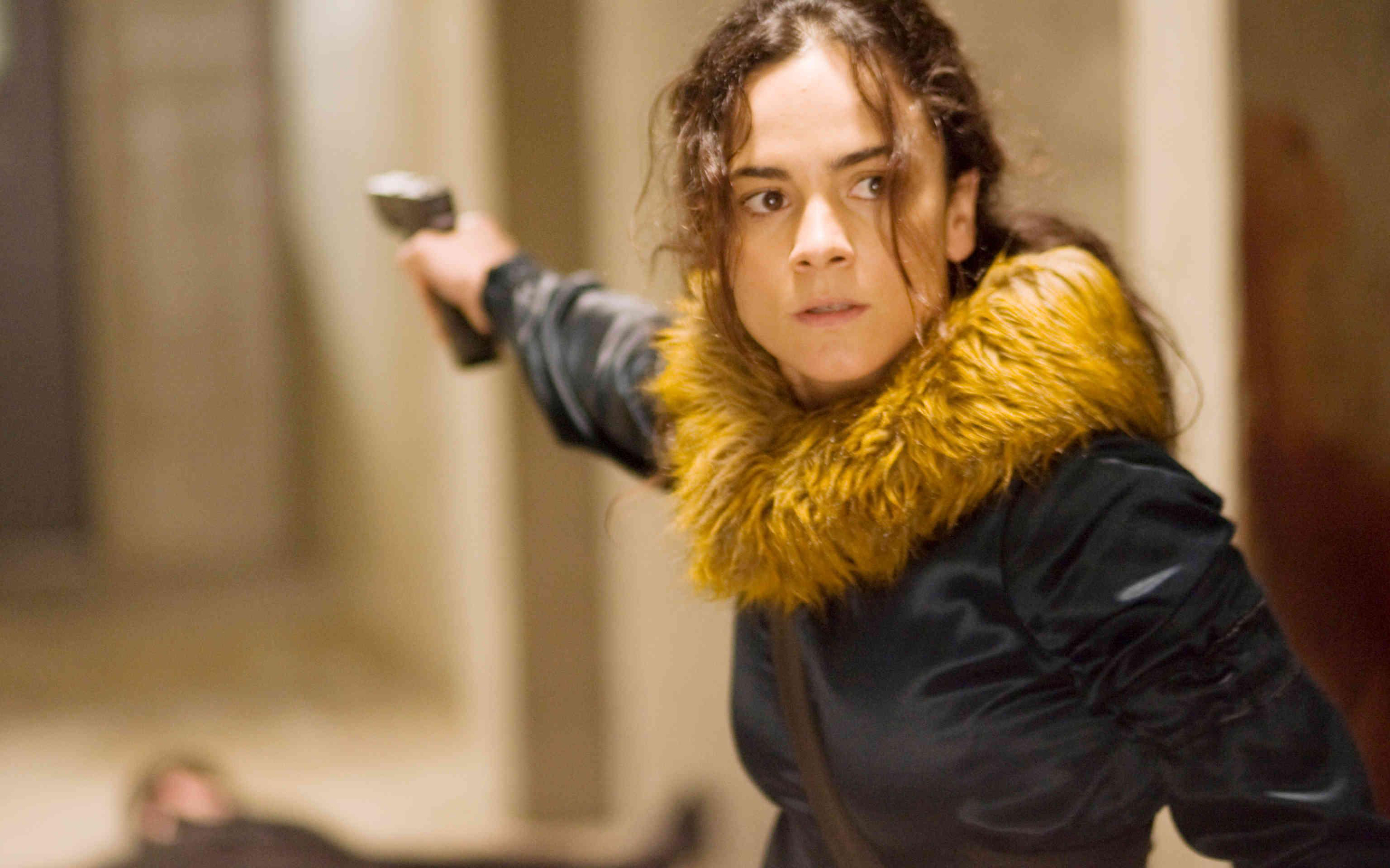 Alice Braga holding a gun HD Wallpaper