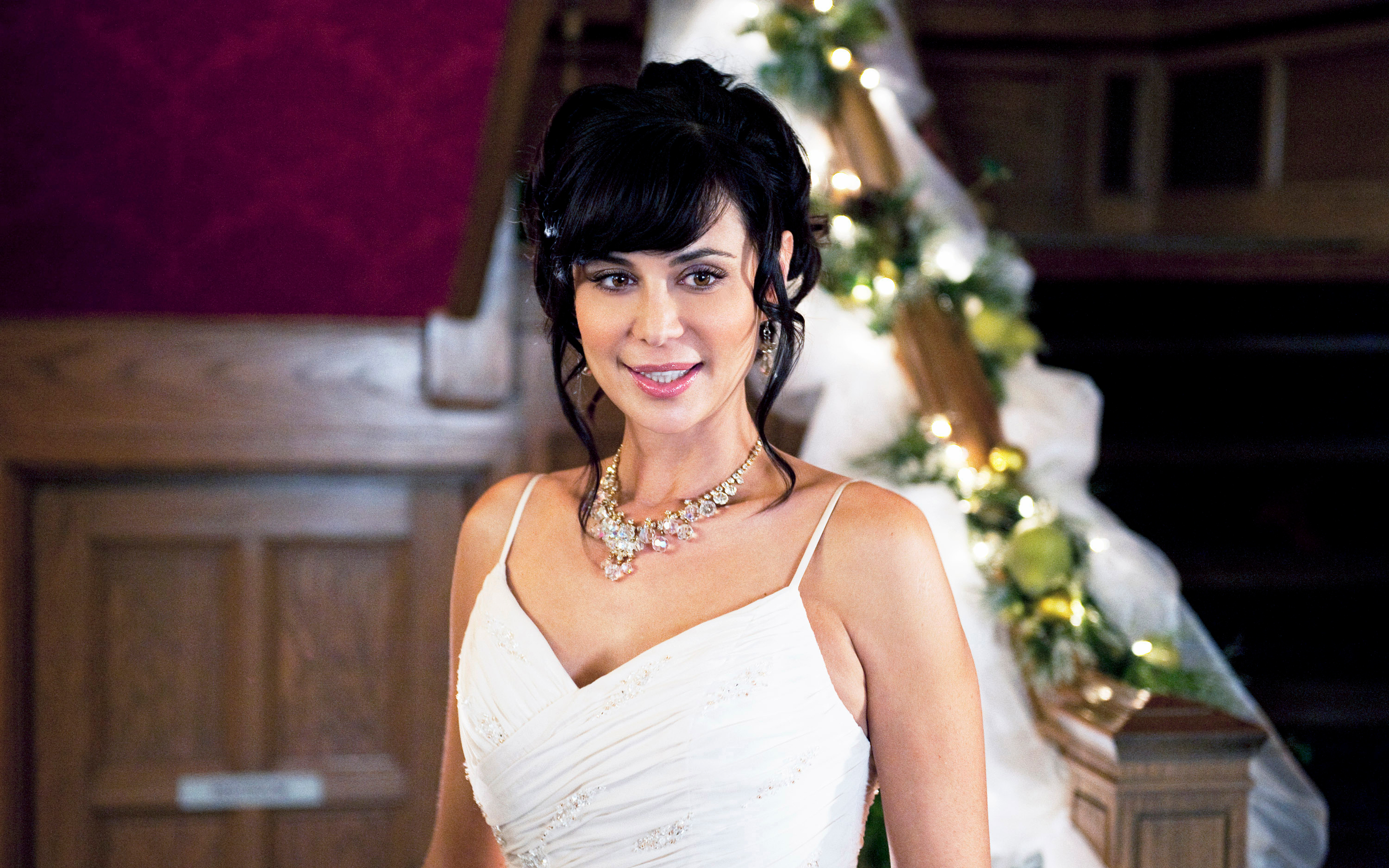 Catherine Bell in a wedding dress HD Wallpaper