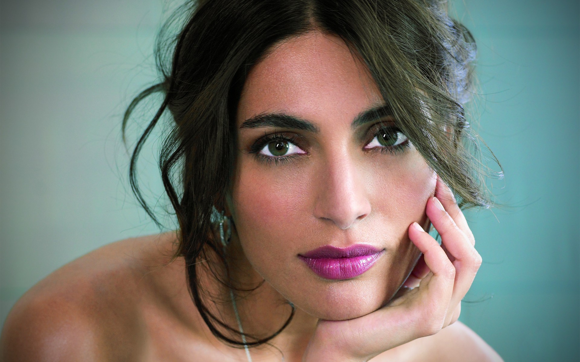 Caterina Murino close-up portrait HD Wallpaper