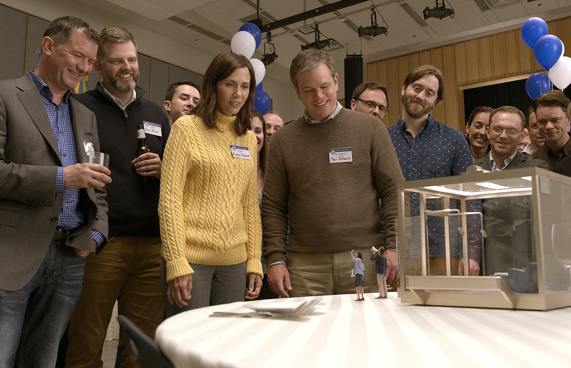 Kristen Wiig and Matt Damon in Downsizing HD Wallpaper