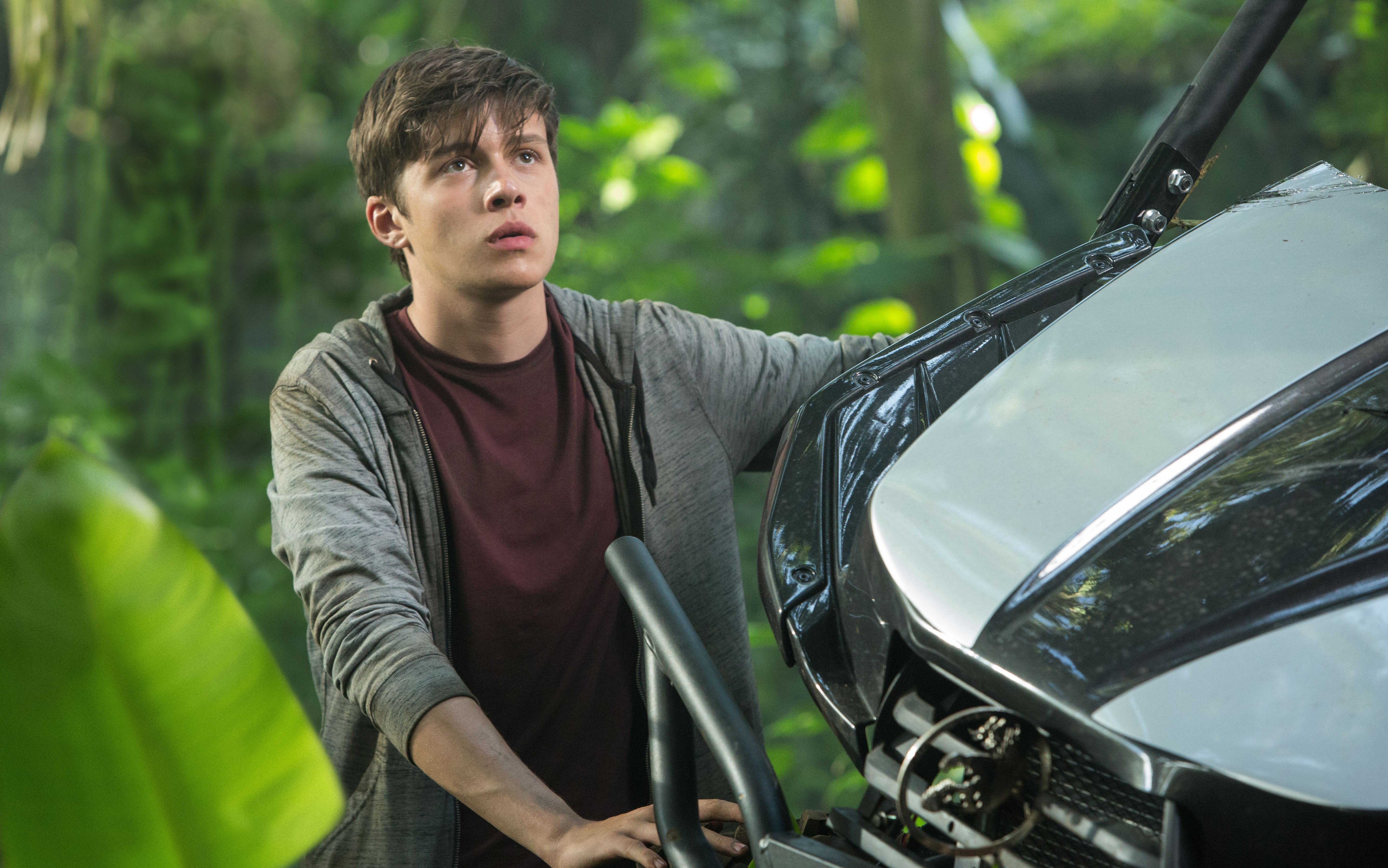 Nick Robinson in Jurassic World HD Wallpaper