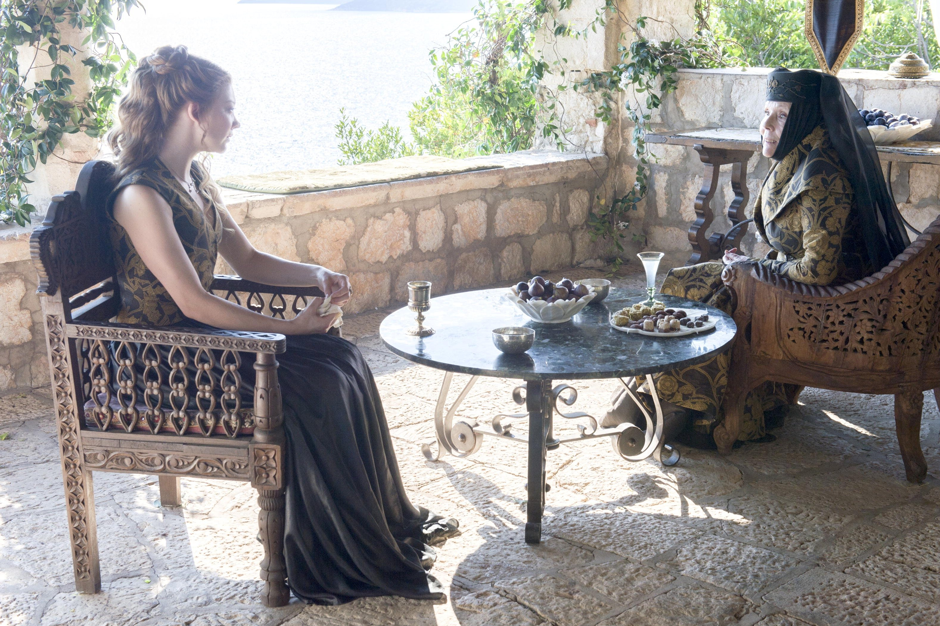 Diana Rigg in a scene from Game of Thrones HD Wallpaper