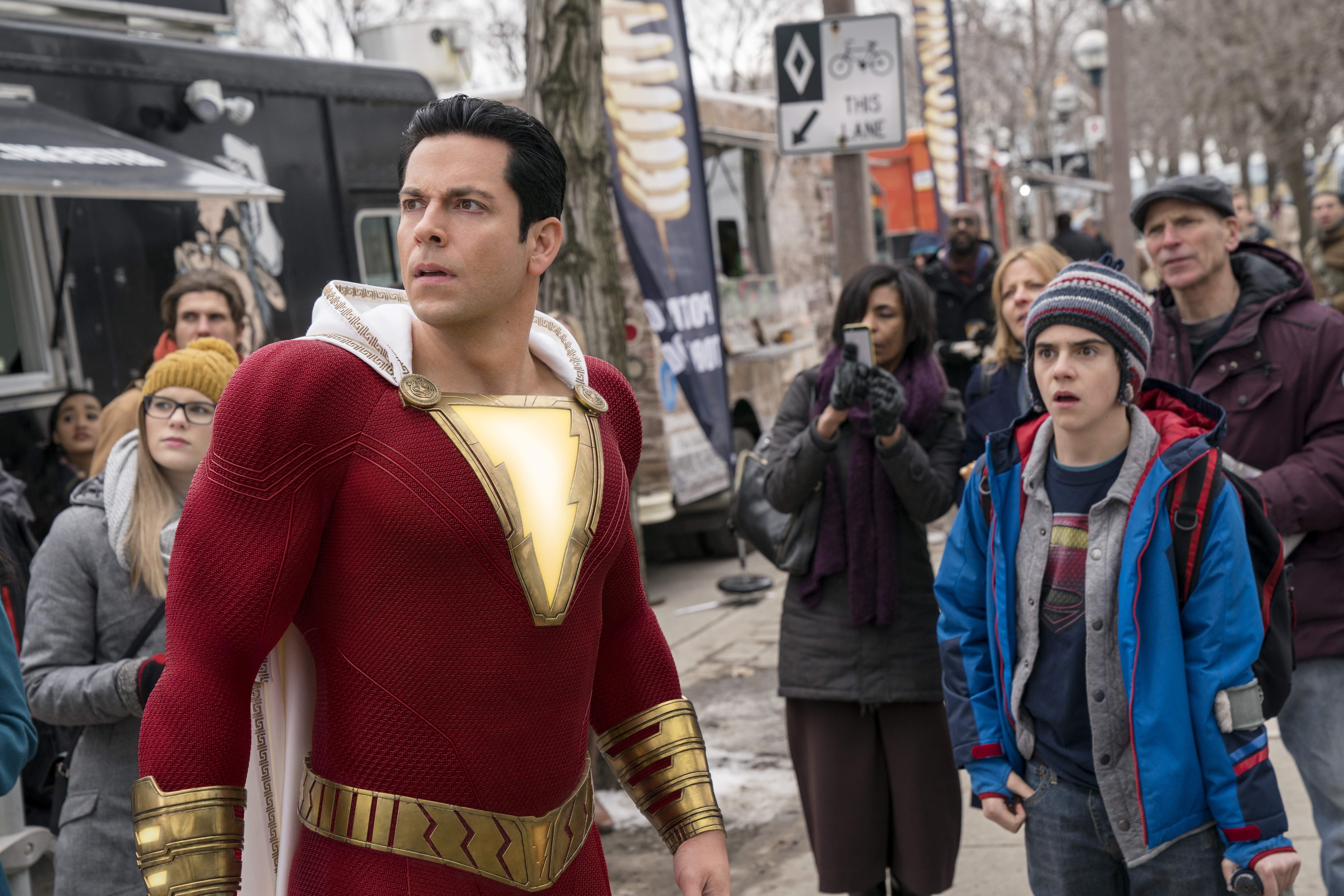 Shazam! starring Zachary Levi and Jack Dylan Grazer HD Wallpaper