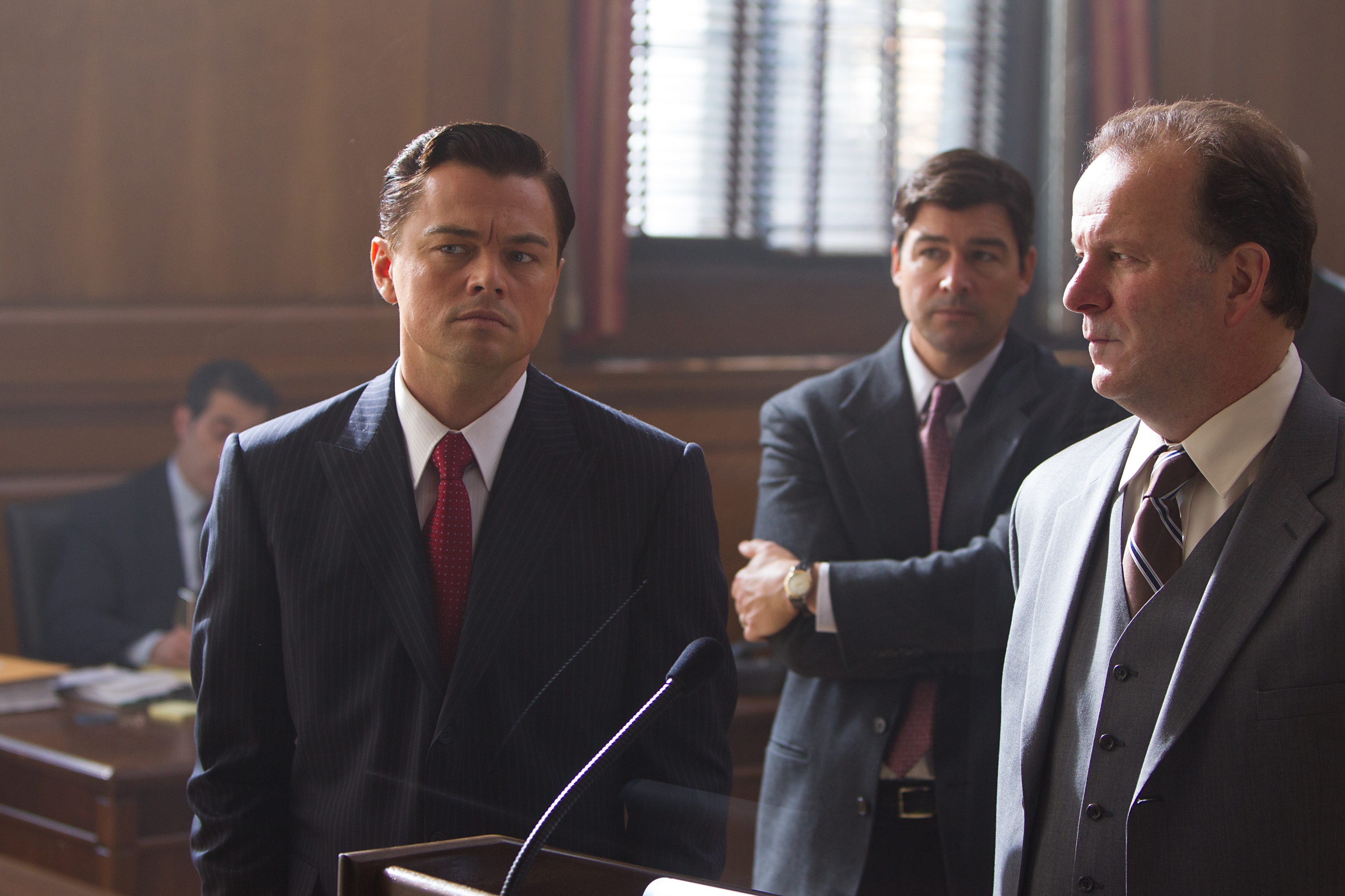 Leonardo DiCaprio and Kyle Chandler in court HD Wallpaper