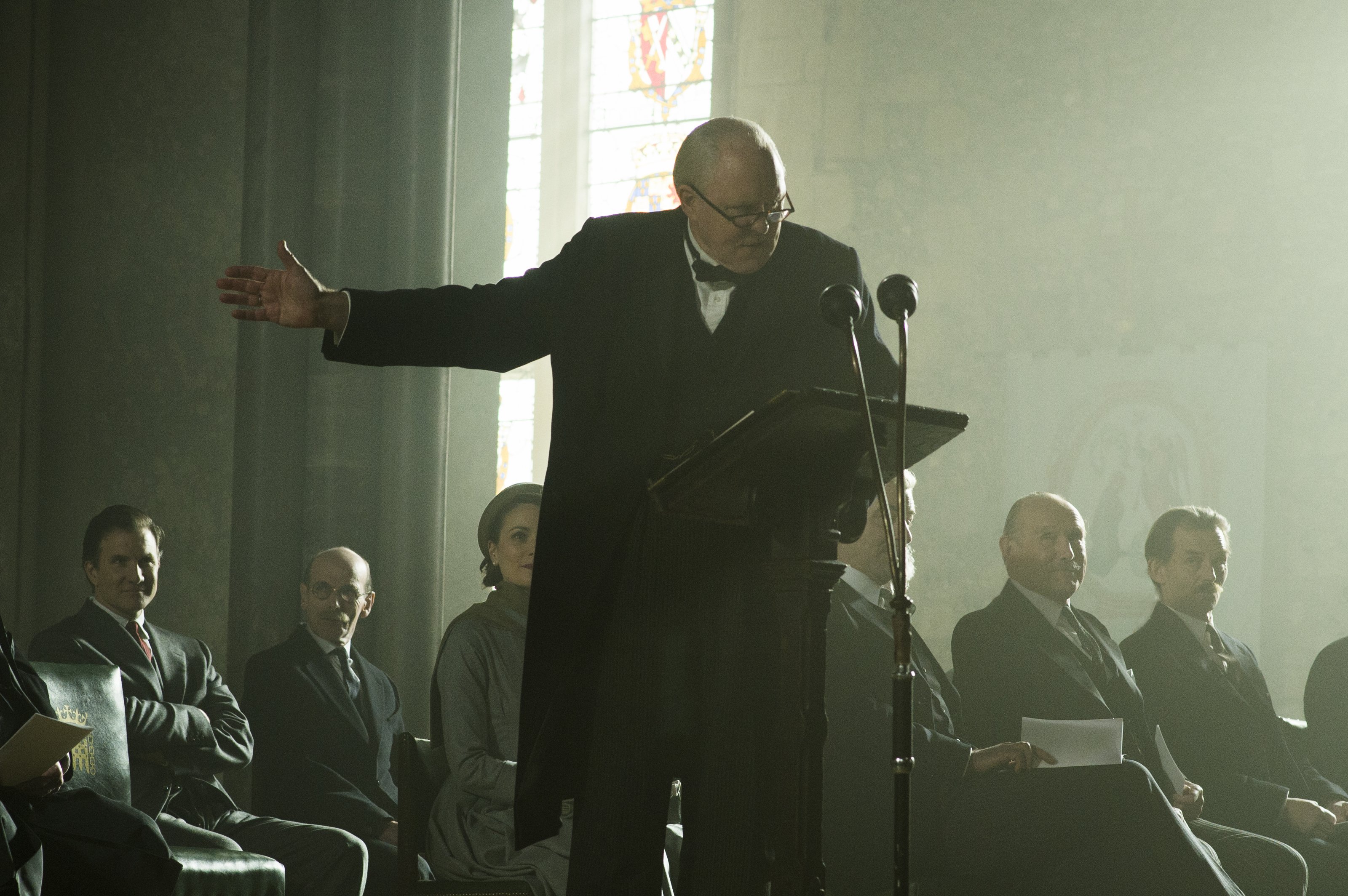 John Lithgow as Winston Churchill giving a speech HD Wallpaper