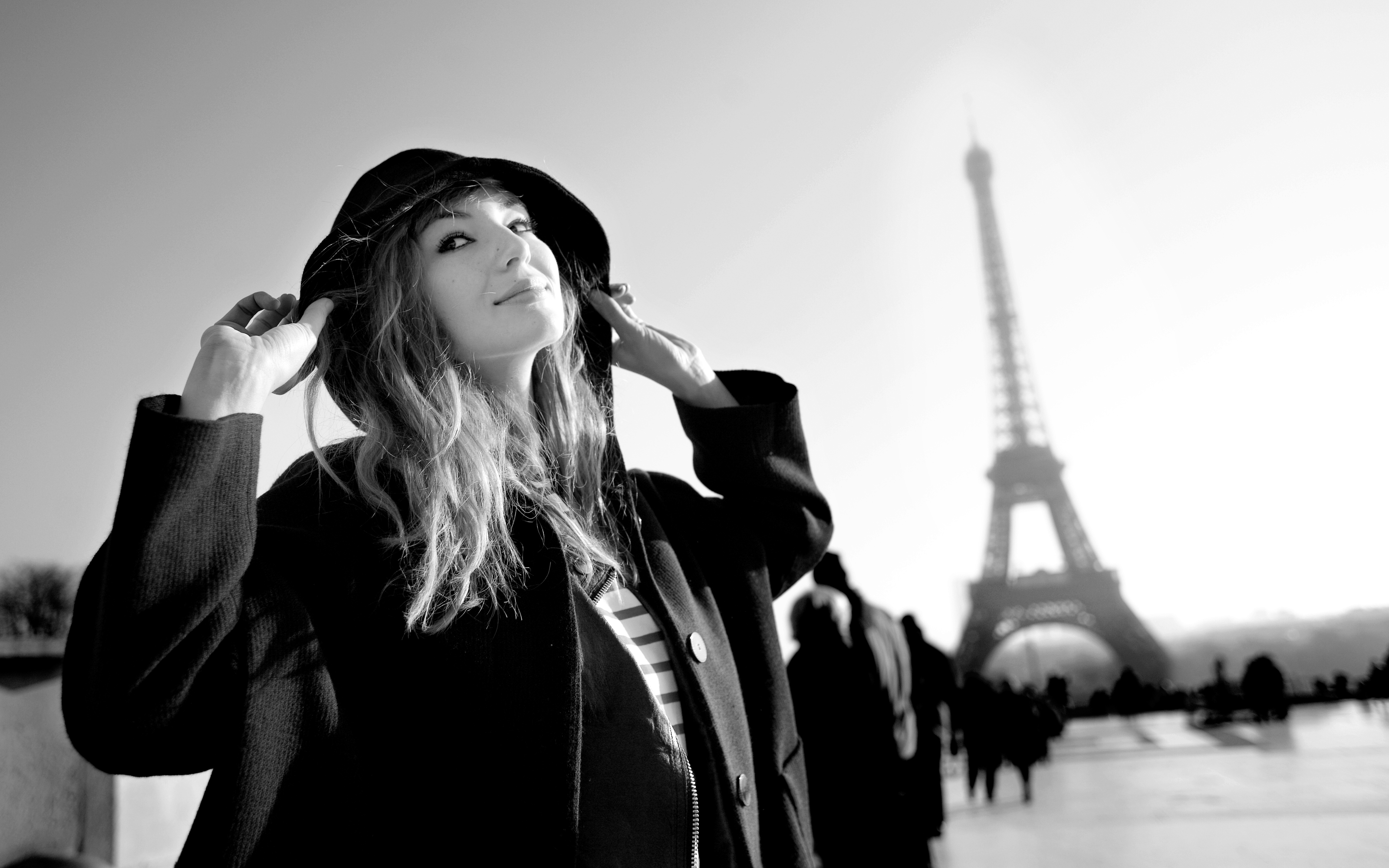 Louise Bourgoin in Paris with Eiffel Tower HD Wallpaper
