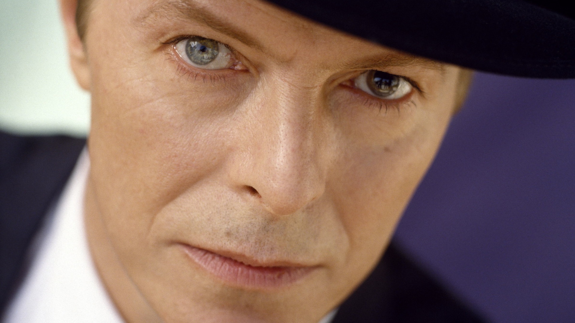 David Bowie wearing a hat HD Wallpaper
