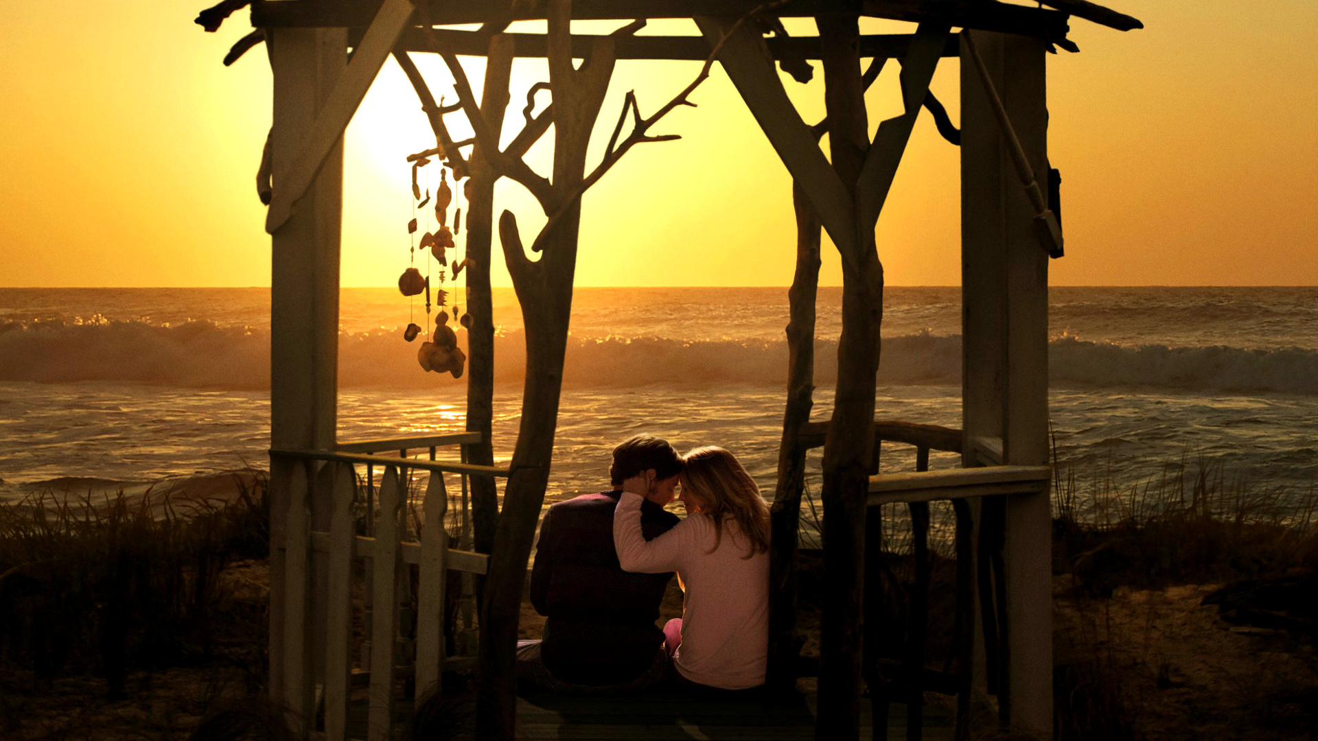 Couple in Gazebo at Sunset HD Wallpaper