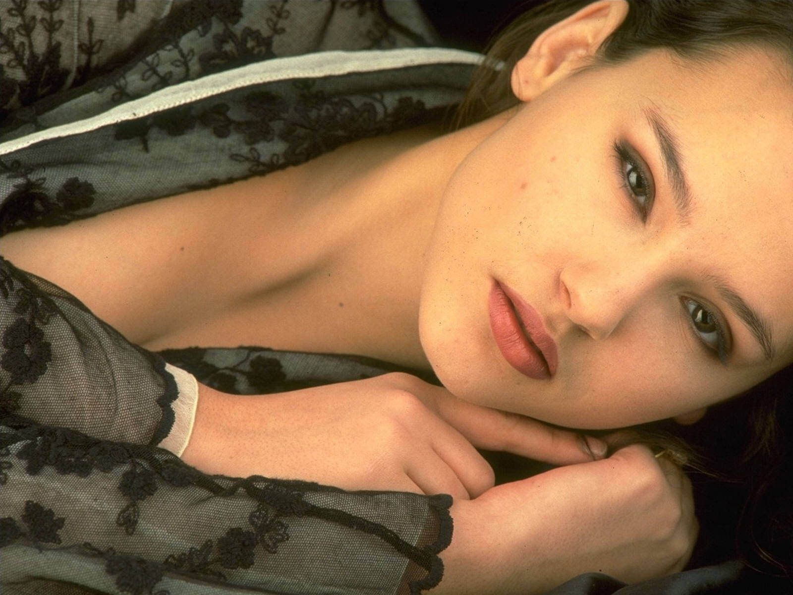 Virginie Ledoyen HD Wallpaper