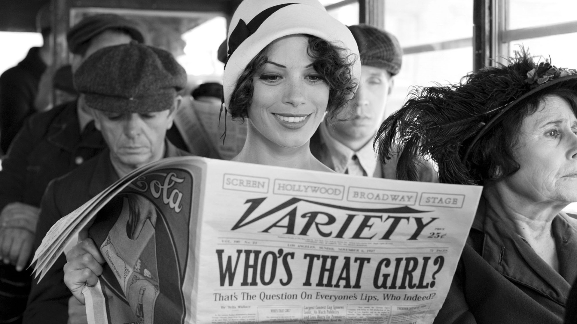 Bérénice Bejo reading Variety newspaper HD Wallpaper