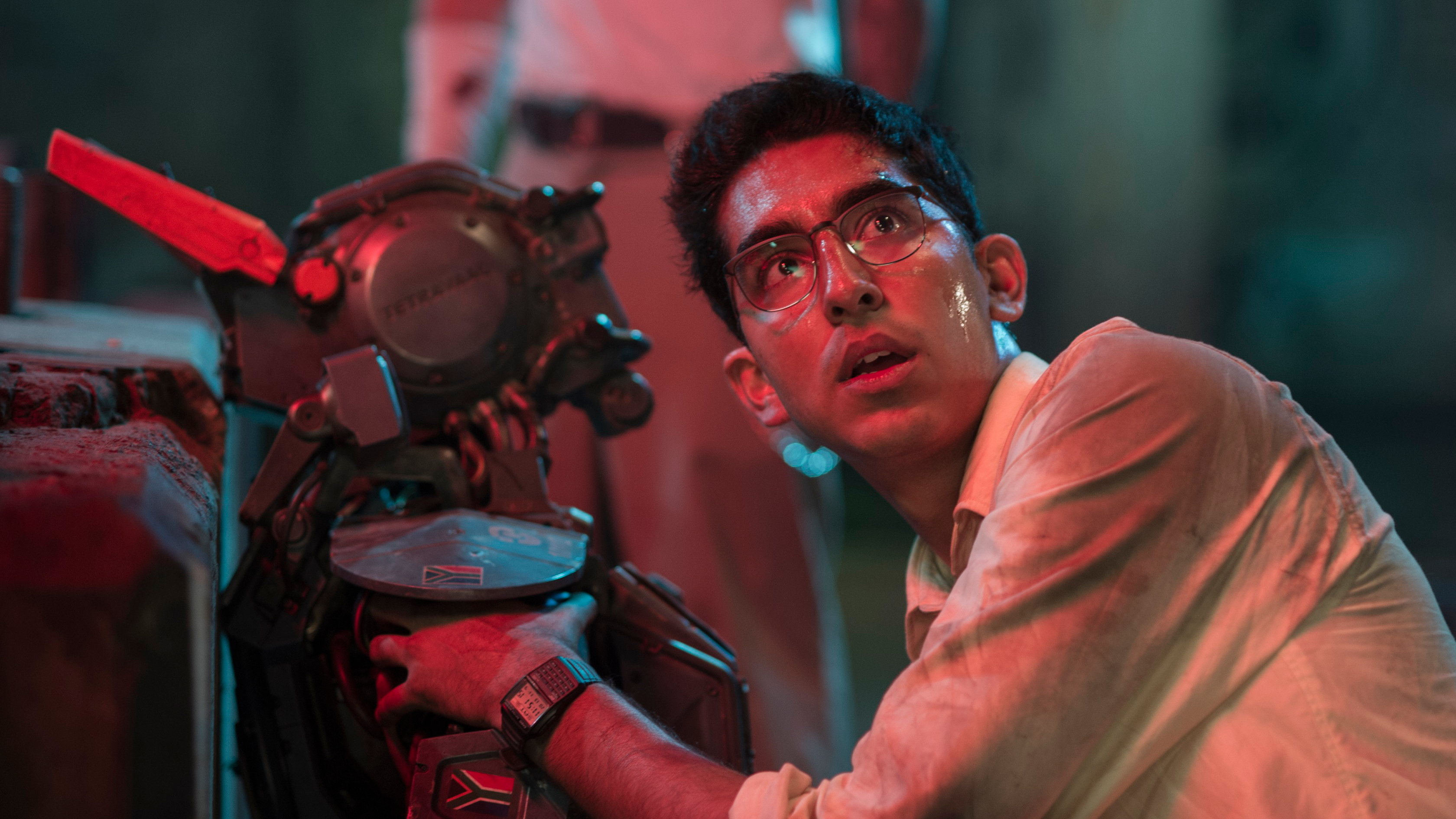 Dev Patel with a robot HD Wallpaper