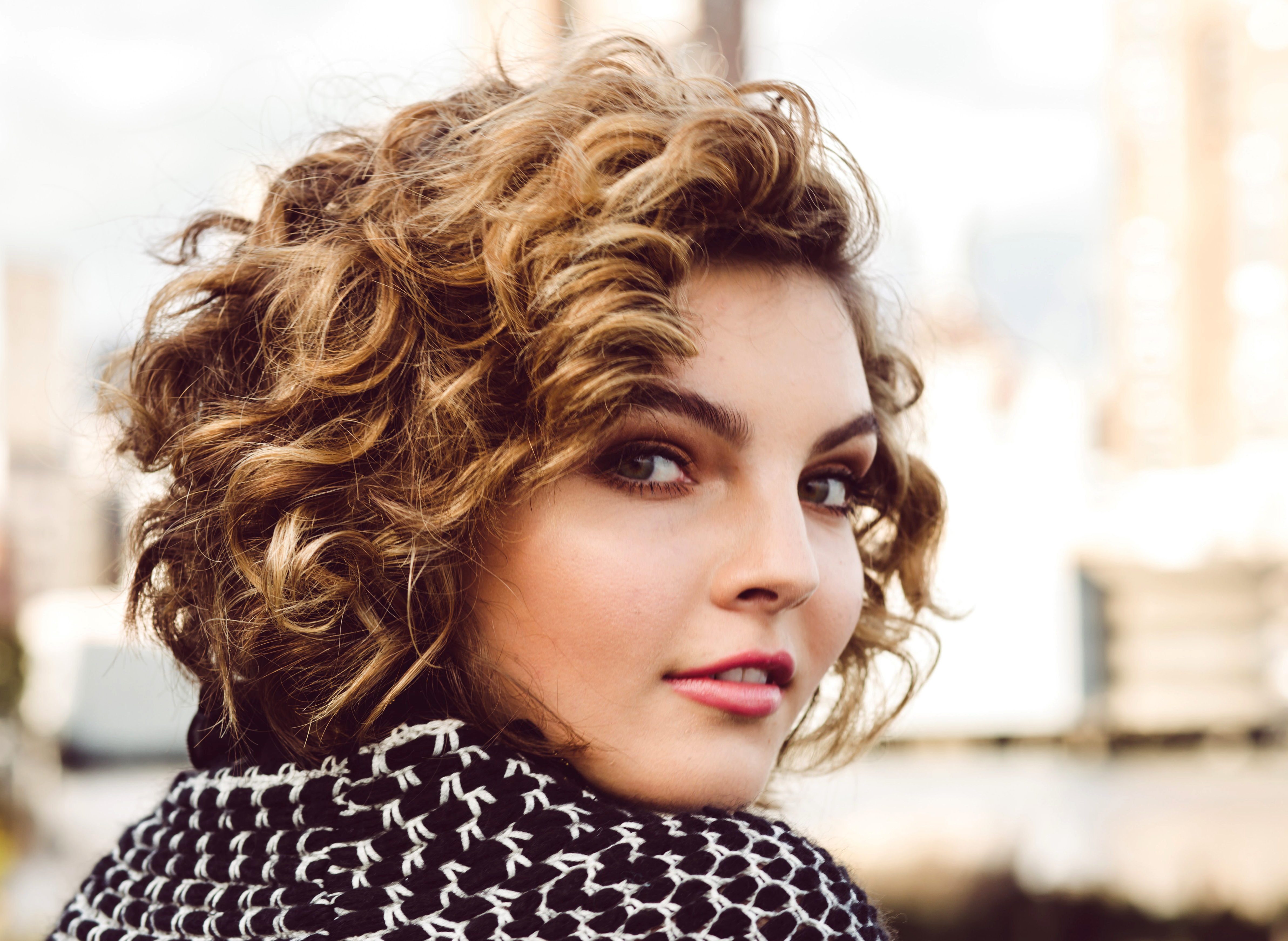 Camren Bicondova portrait HD Wallpaper