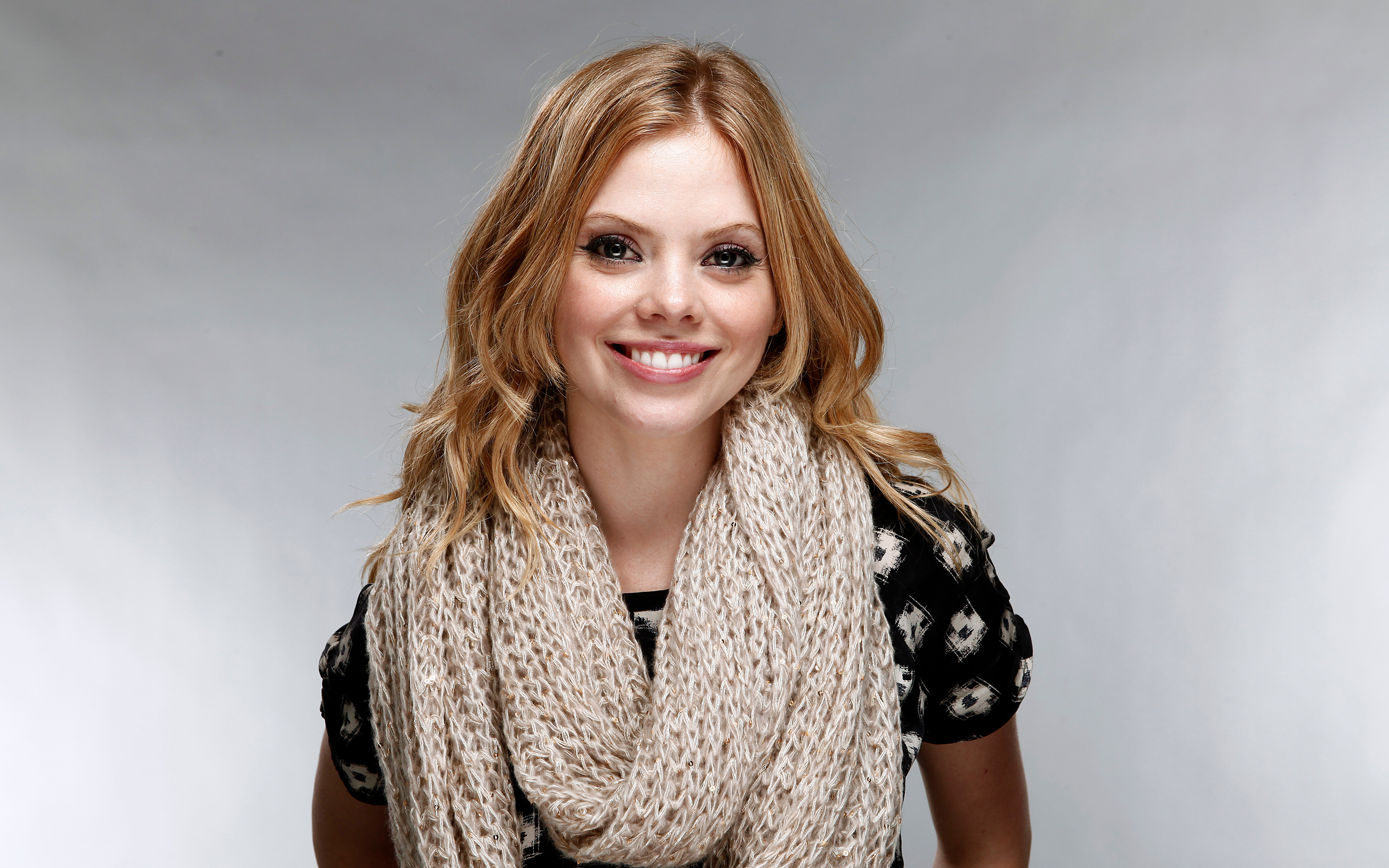 Dreama Walker HD Wallpaper