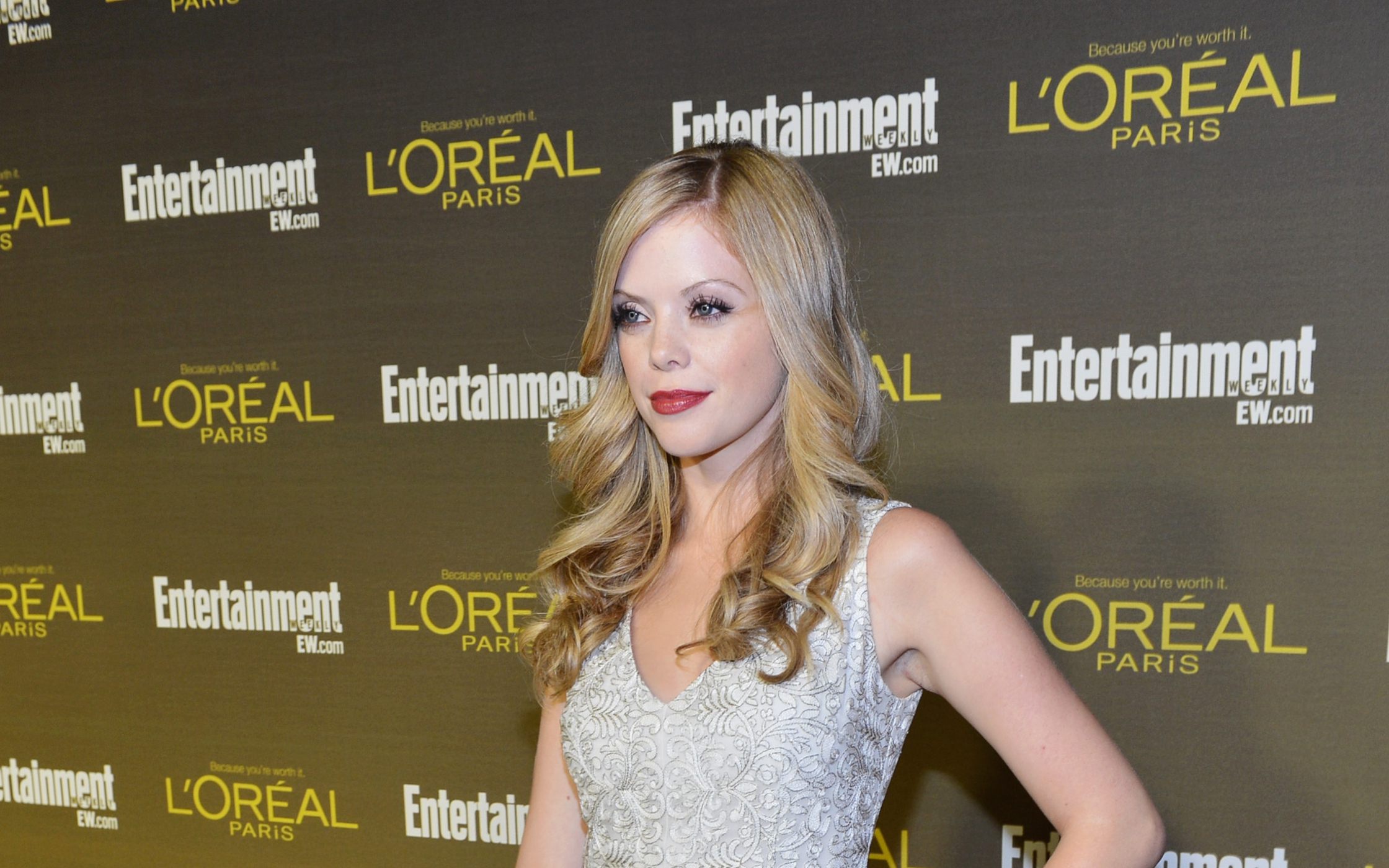 Dreama Walker at Entertainment Weekly L'Oréal Paris Event HD Wallpaper