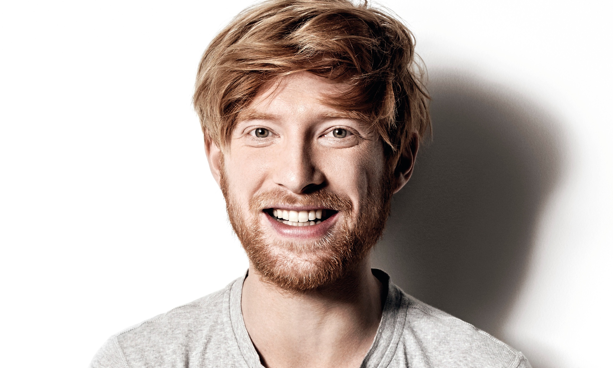 Domhnall Gleeson HD Wallpaper