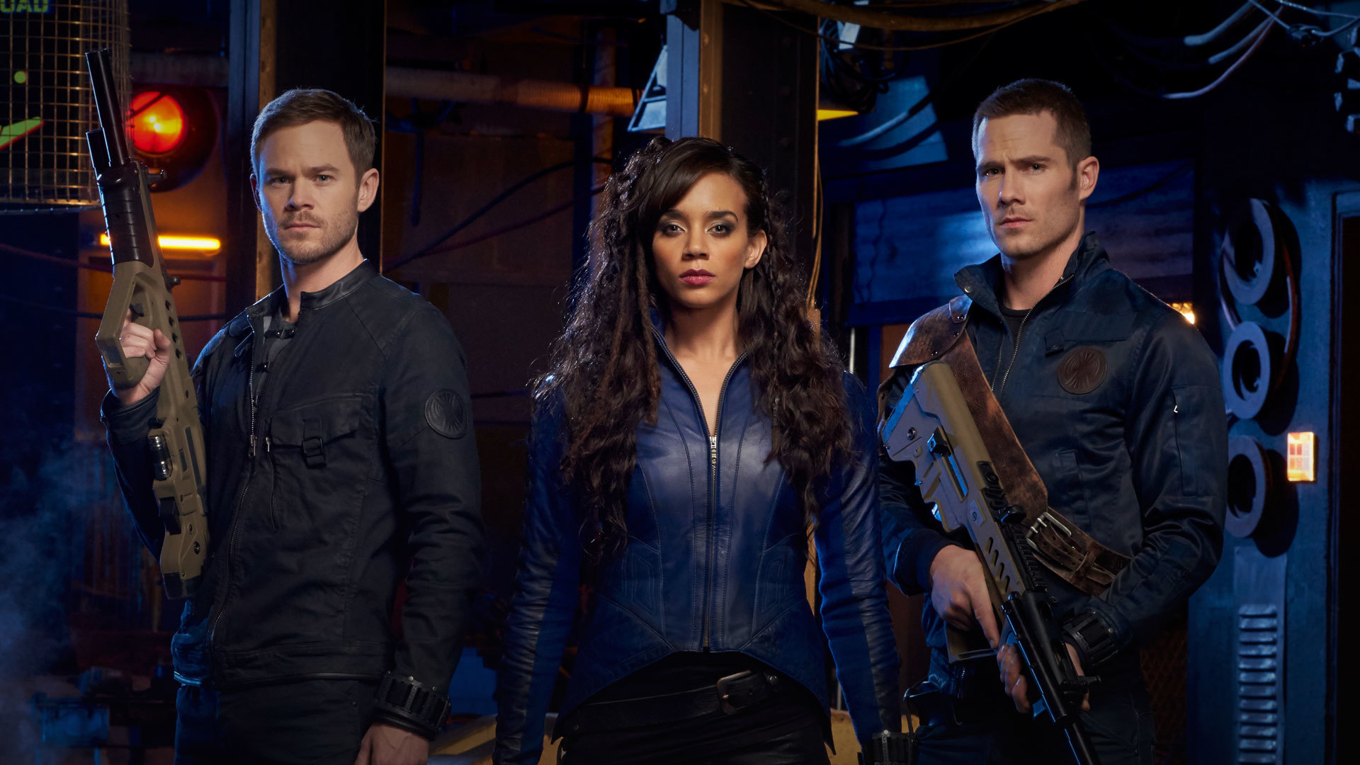 Hannah John-Kamen and two men with guns HD Wallpaper