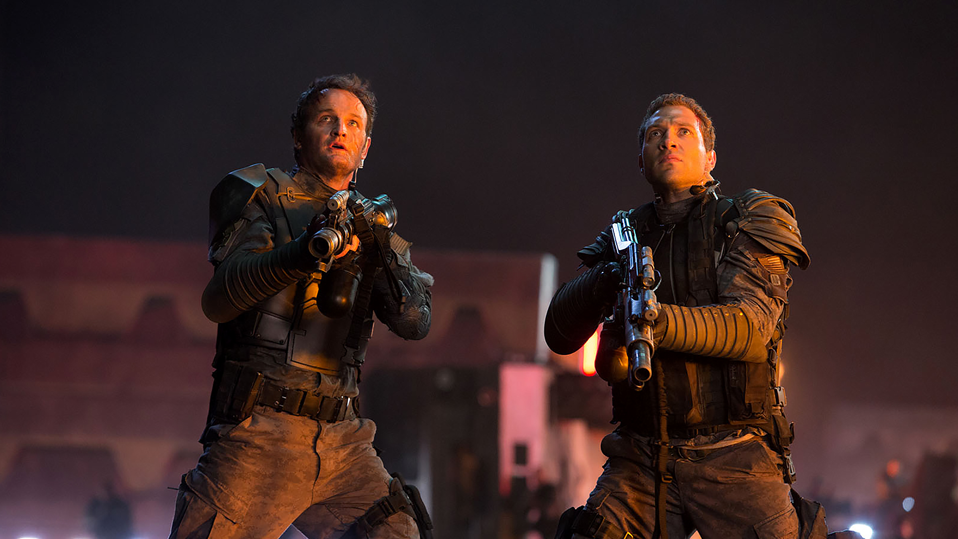 Jason Clarke and Andy Samberg in Dawn of the Planet of the Apes HD Wallpaper