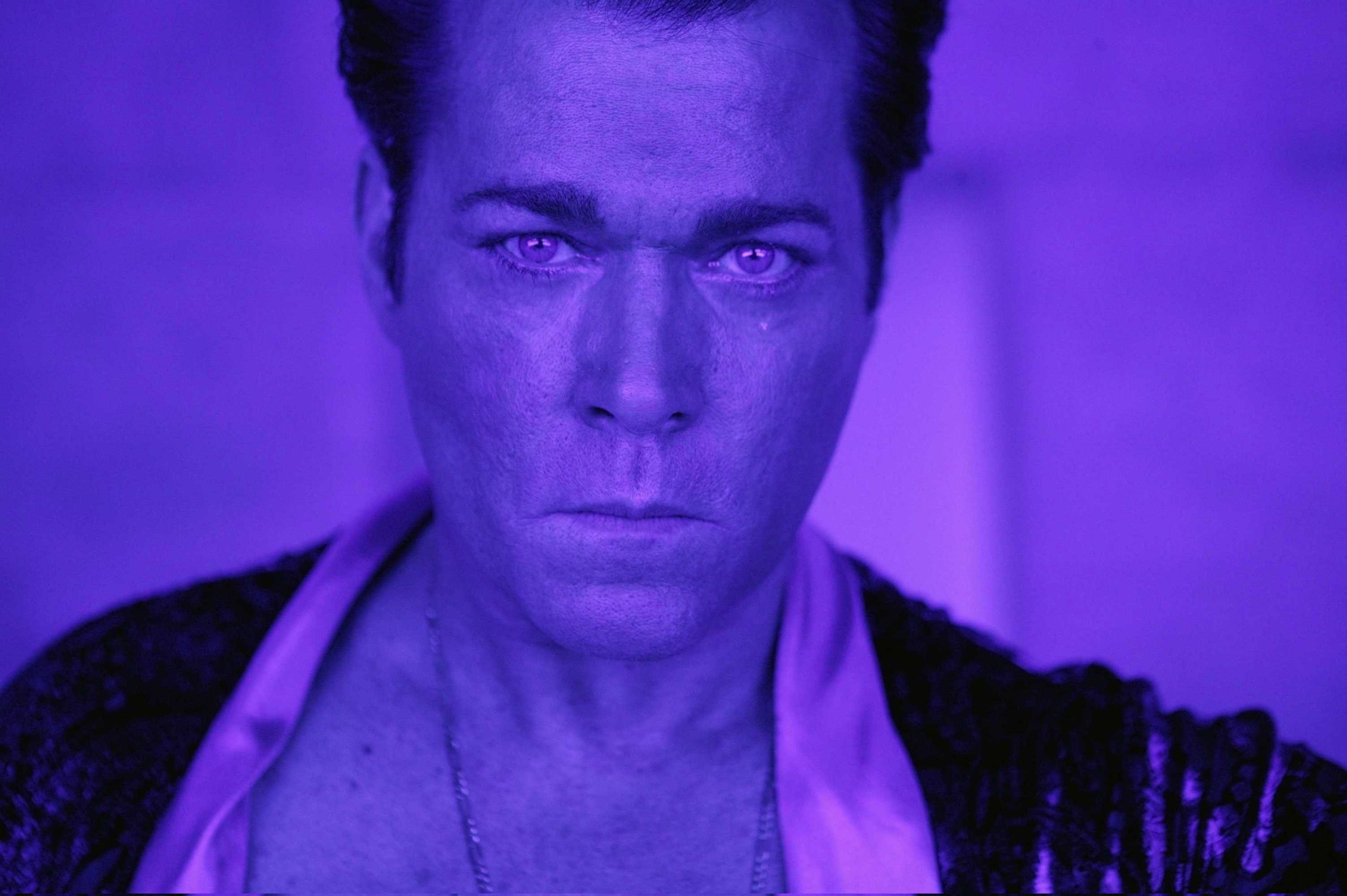 Ray Liotta in purple lighting HD Wallpaper