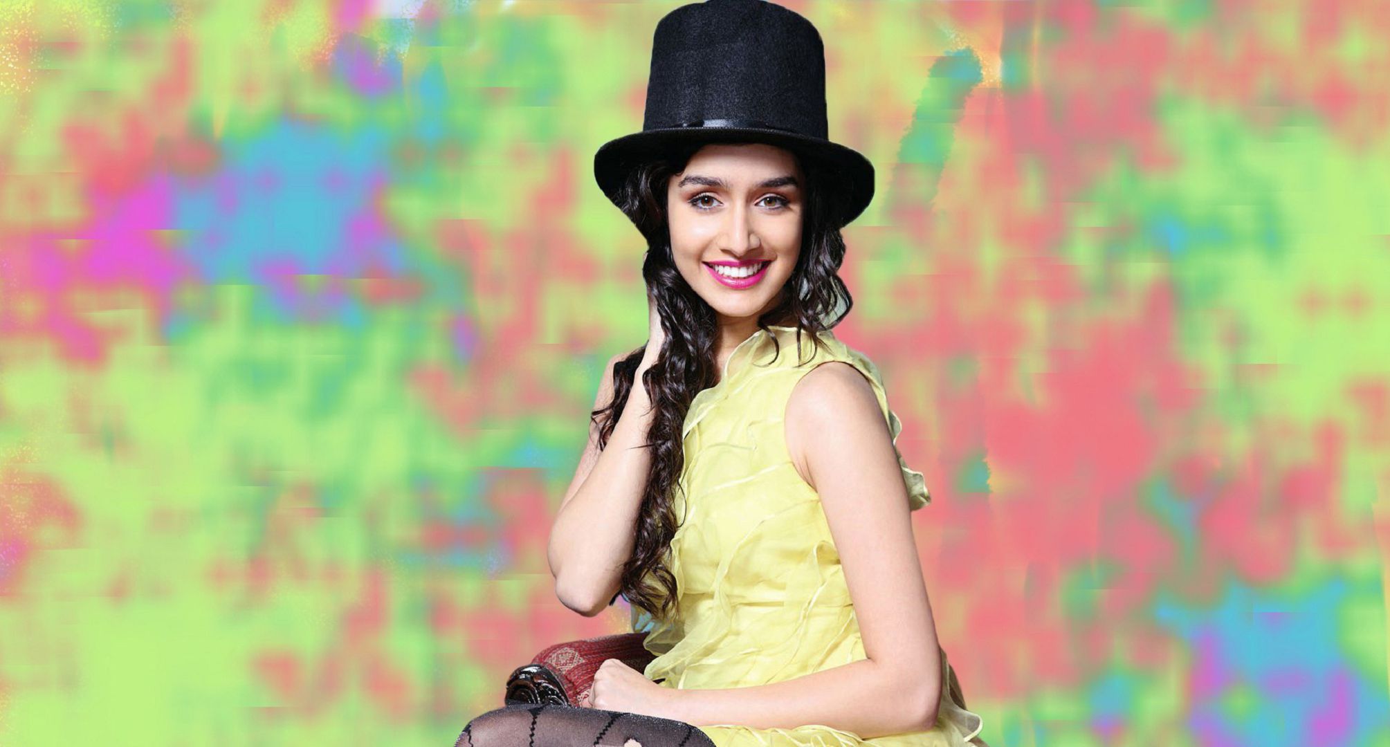 Shraddha Kapoor wearing a black top hat HD Wallpaper
