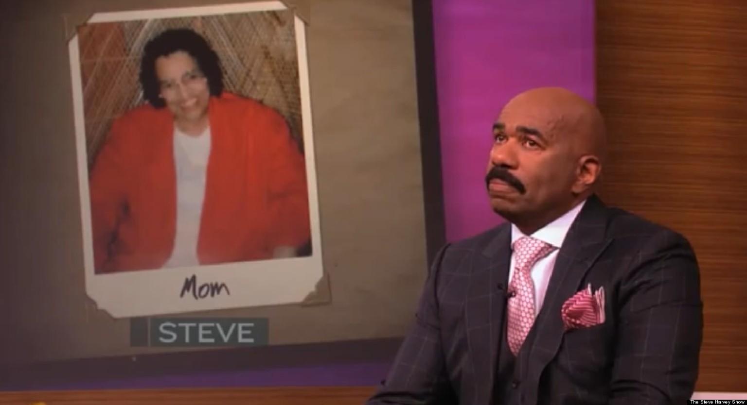 Steve Harvey and a photo of his mom HD Wallpaper