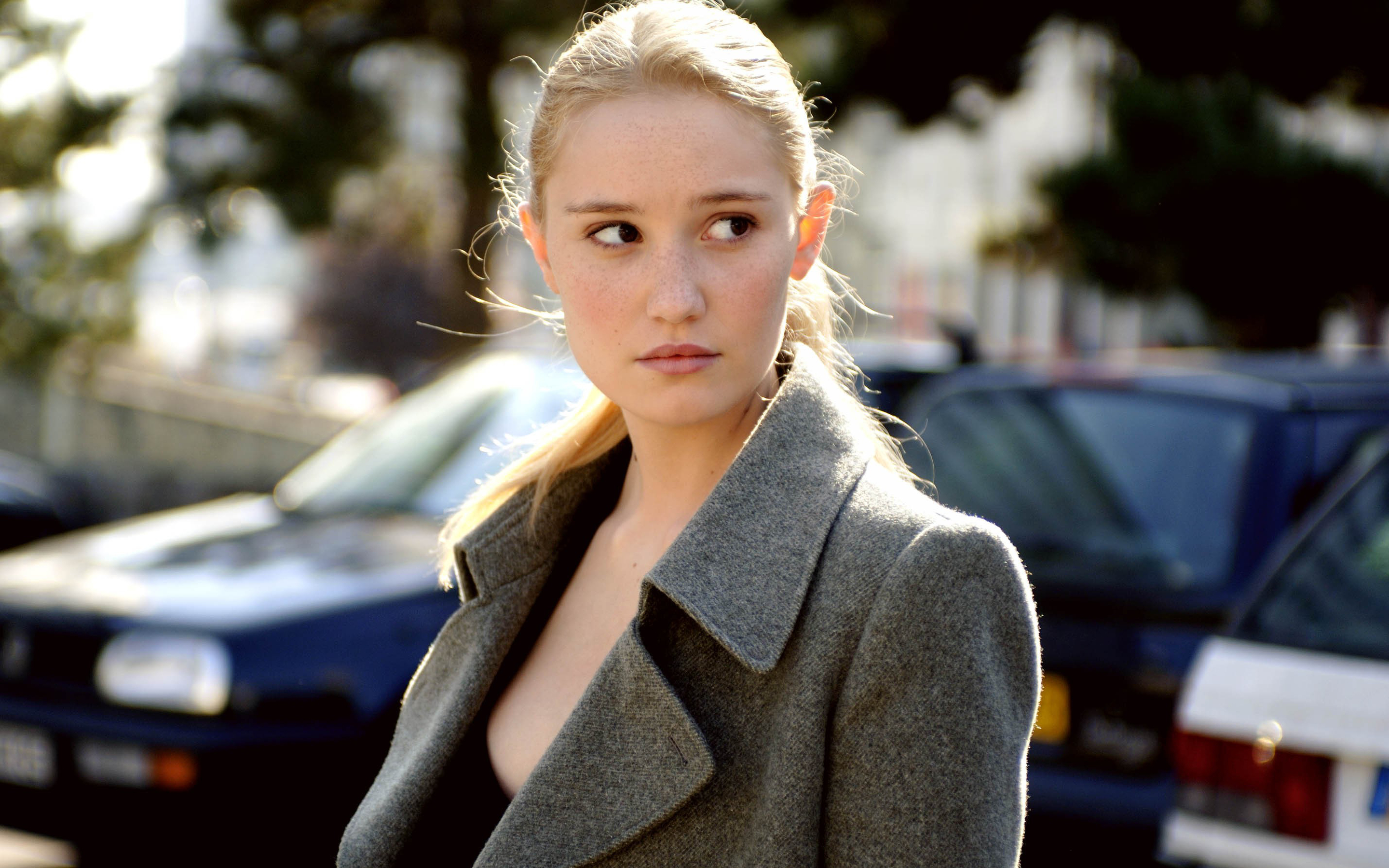Déborah François in a grey coat HD Wallpaper