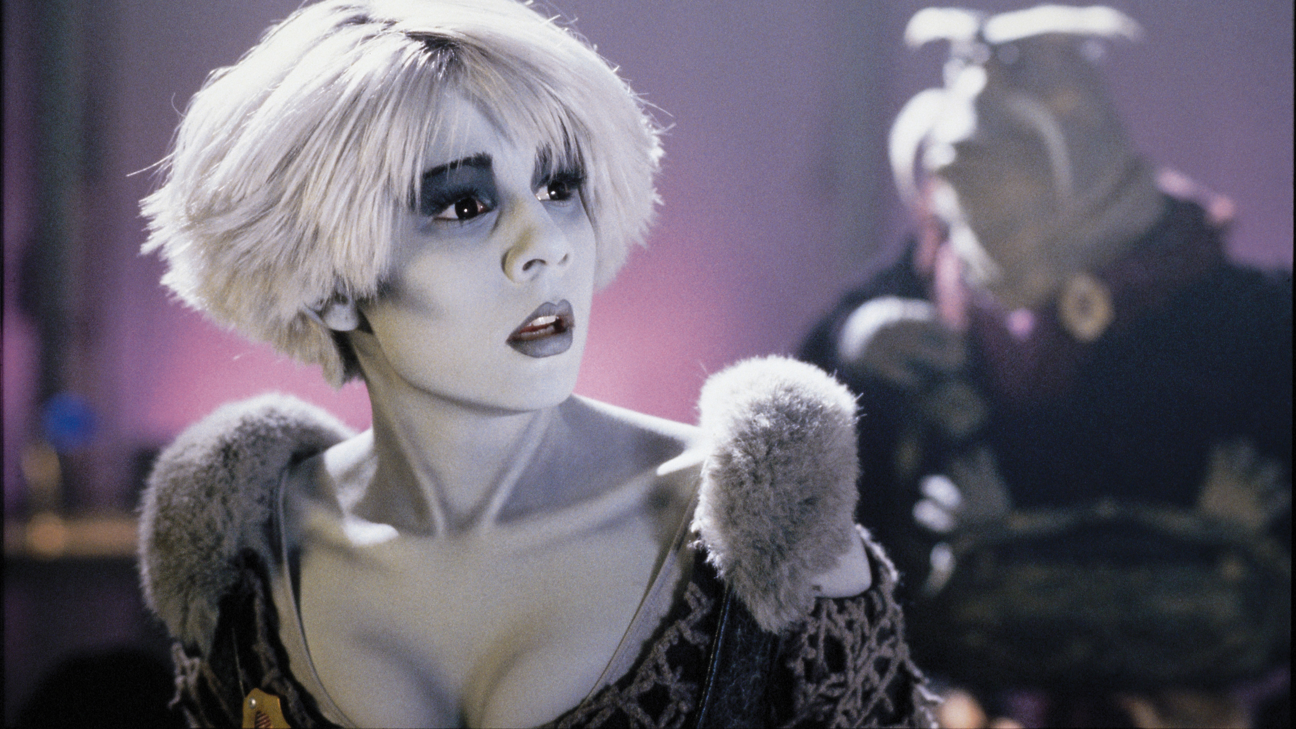 Gigi Edgley as Chiana from Farscape HD Wallpaper