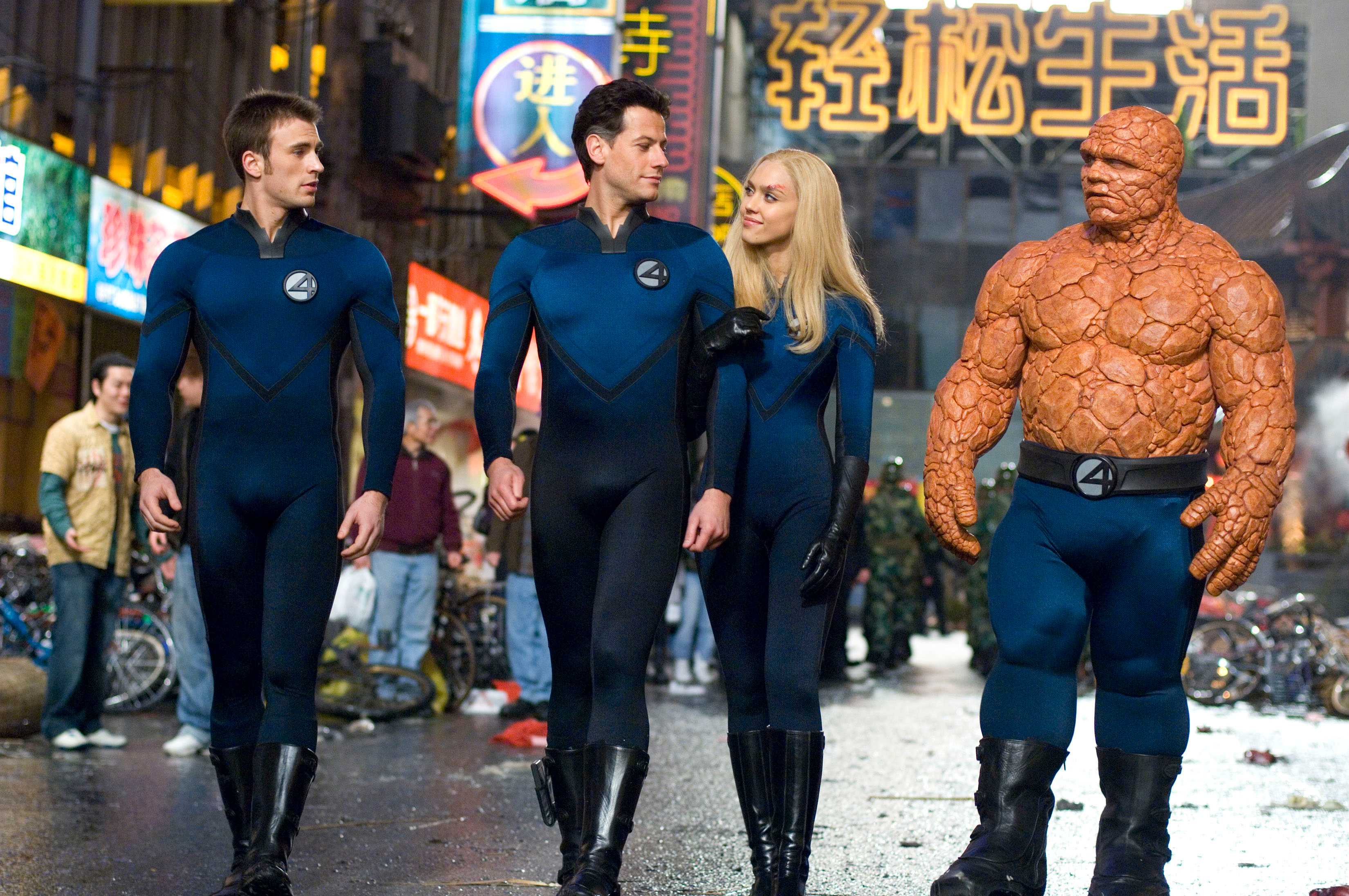 Fantastic Four in a city HD Wallpaper