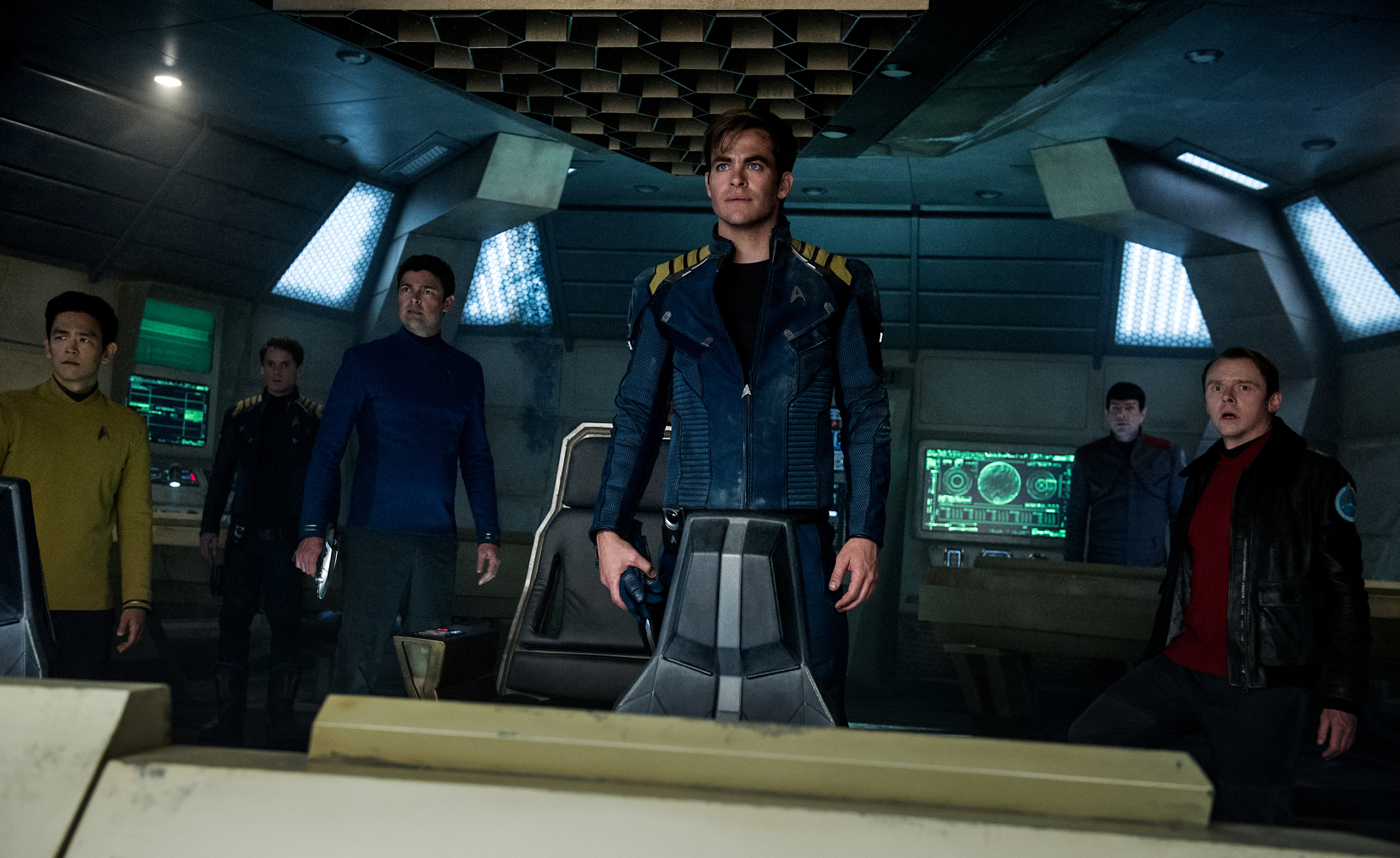 Star Trek characters on the bridge HD Wallpaper