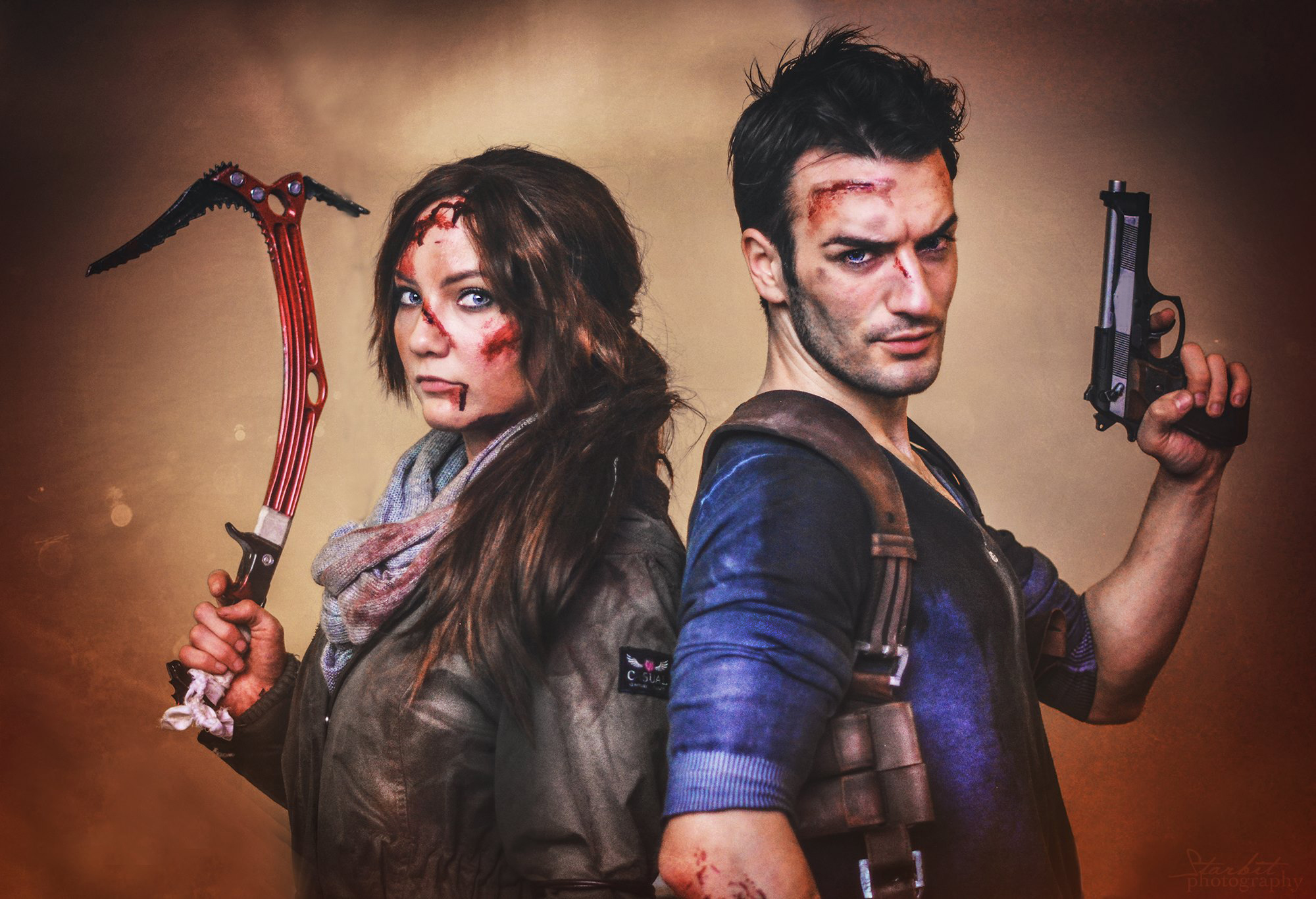 Lara Croft and Nathan Drake cosplay HD Wallpaper