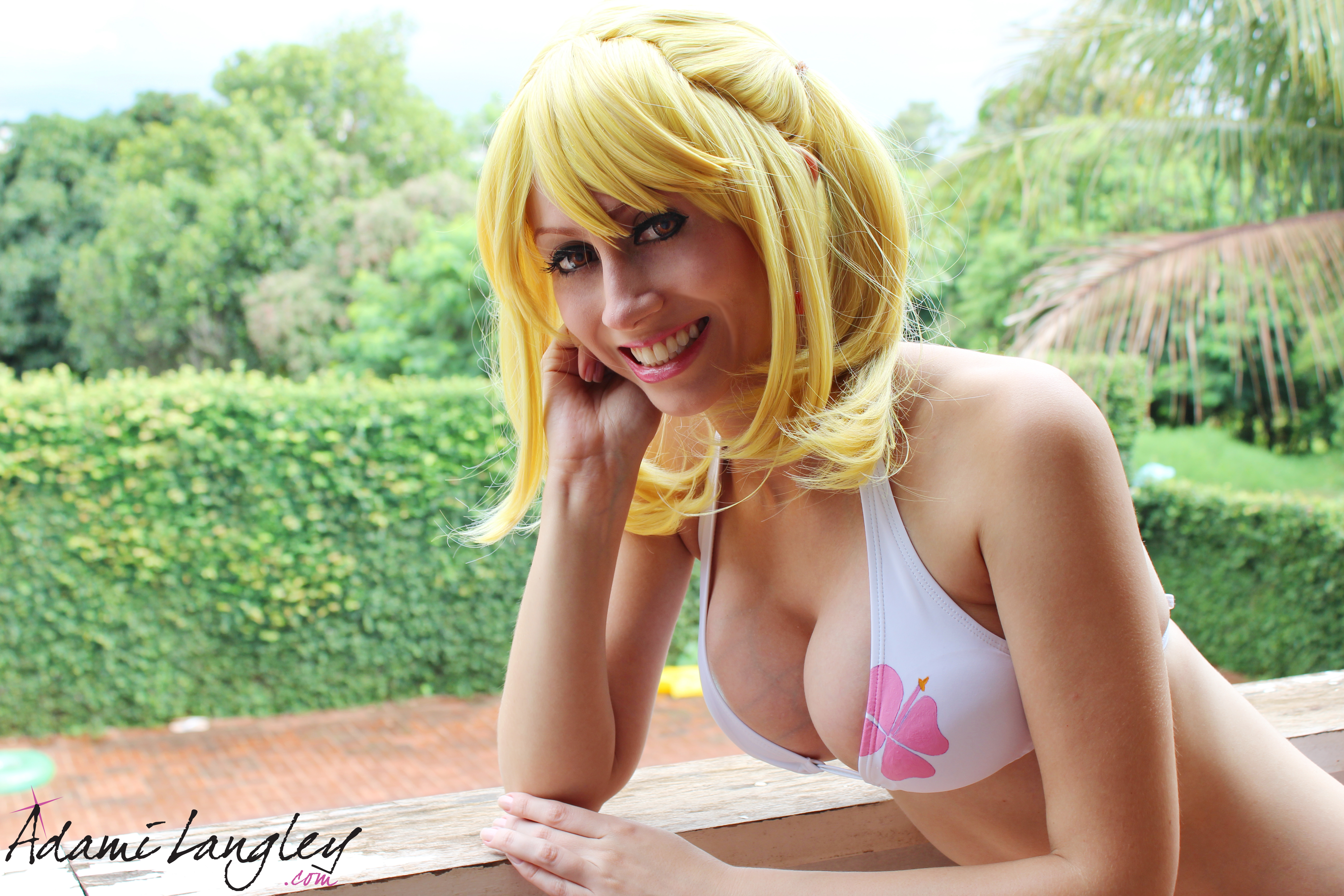 Lucy Heartfilia from Fairy Tail HD Wallpaper