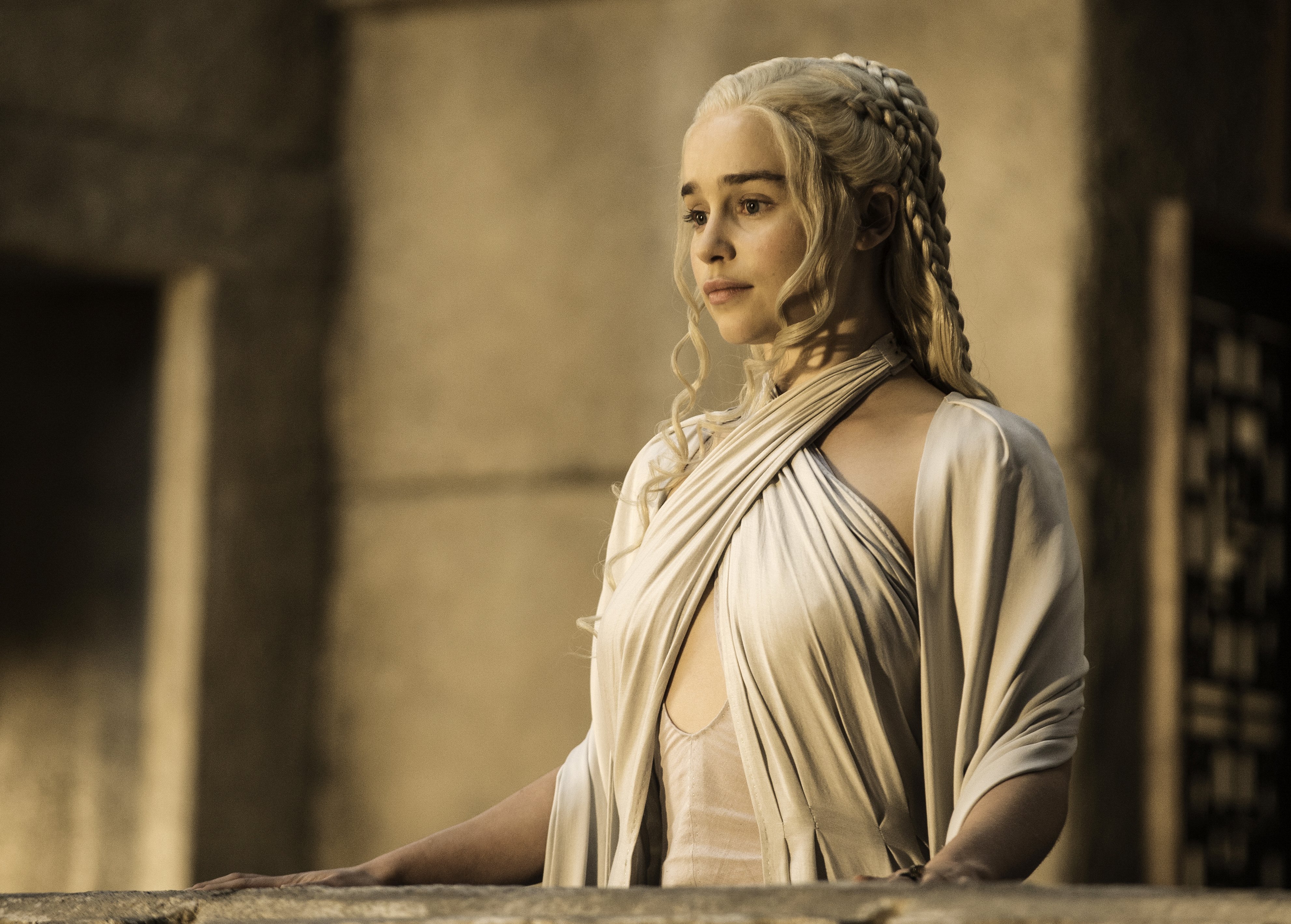 Daenerys Targaryen from Game of Thrones HD Wallpaper
