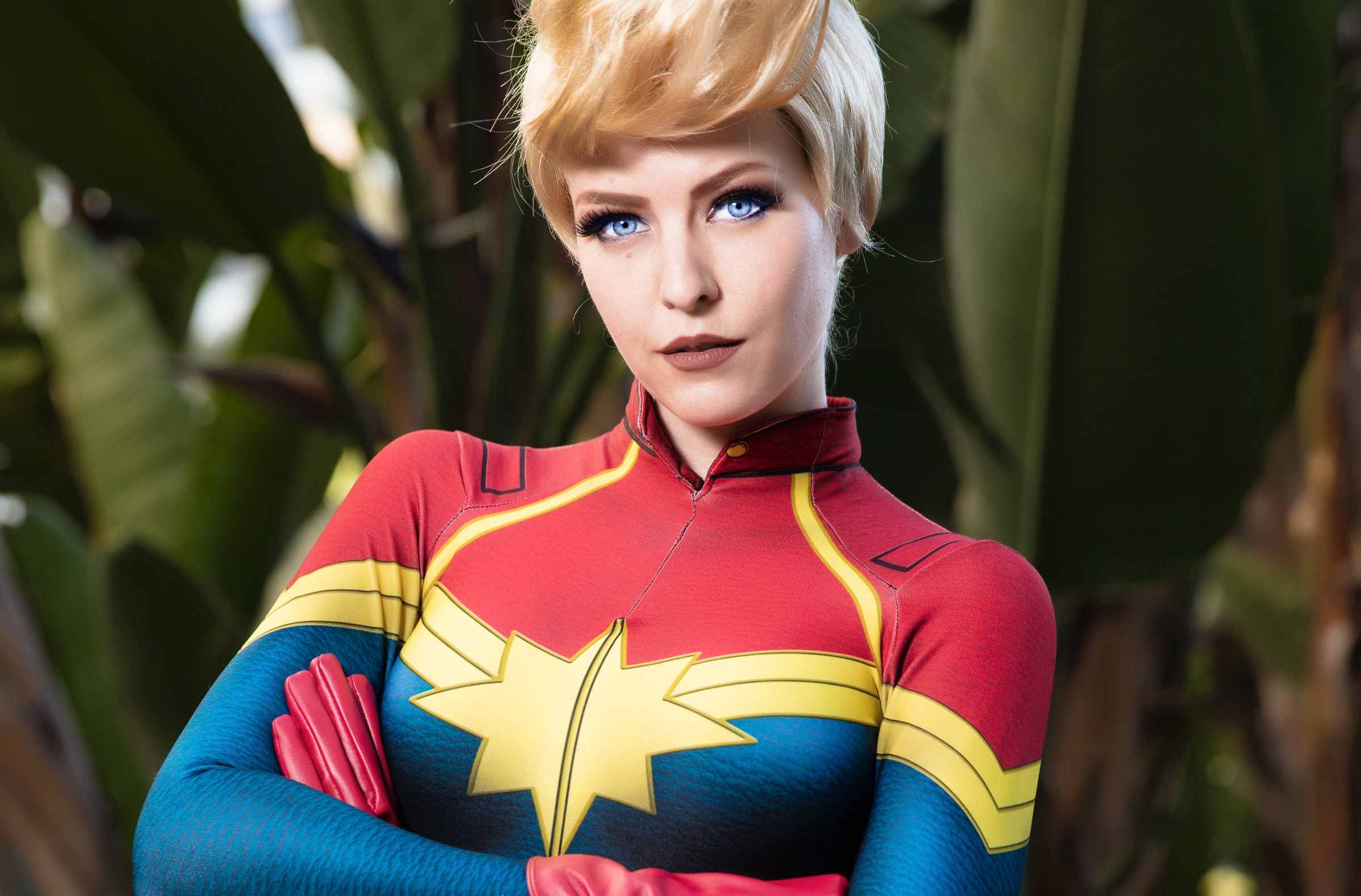 Captain Marvel cosplay HD Wallpaper