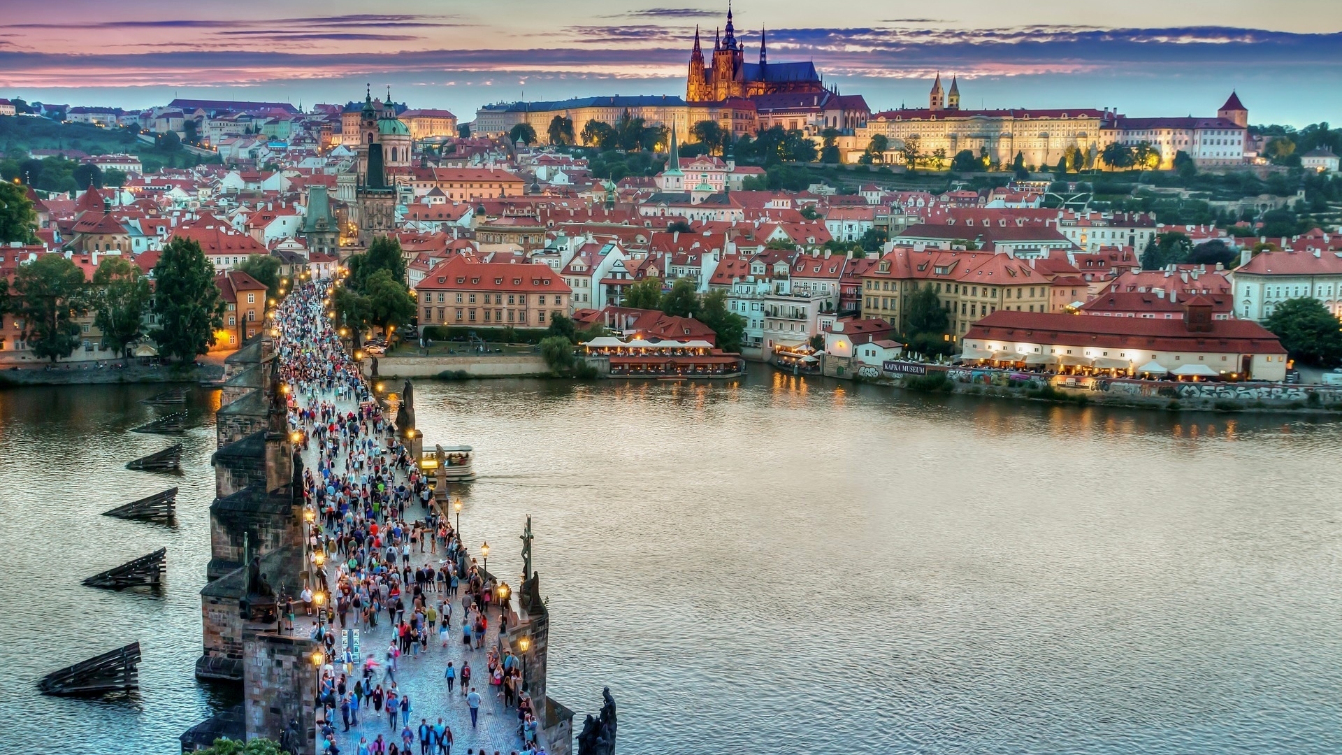 Charles Bridge in Prague at Dusk HD Wallpaper