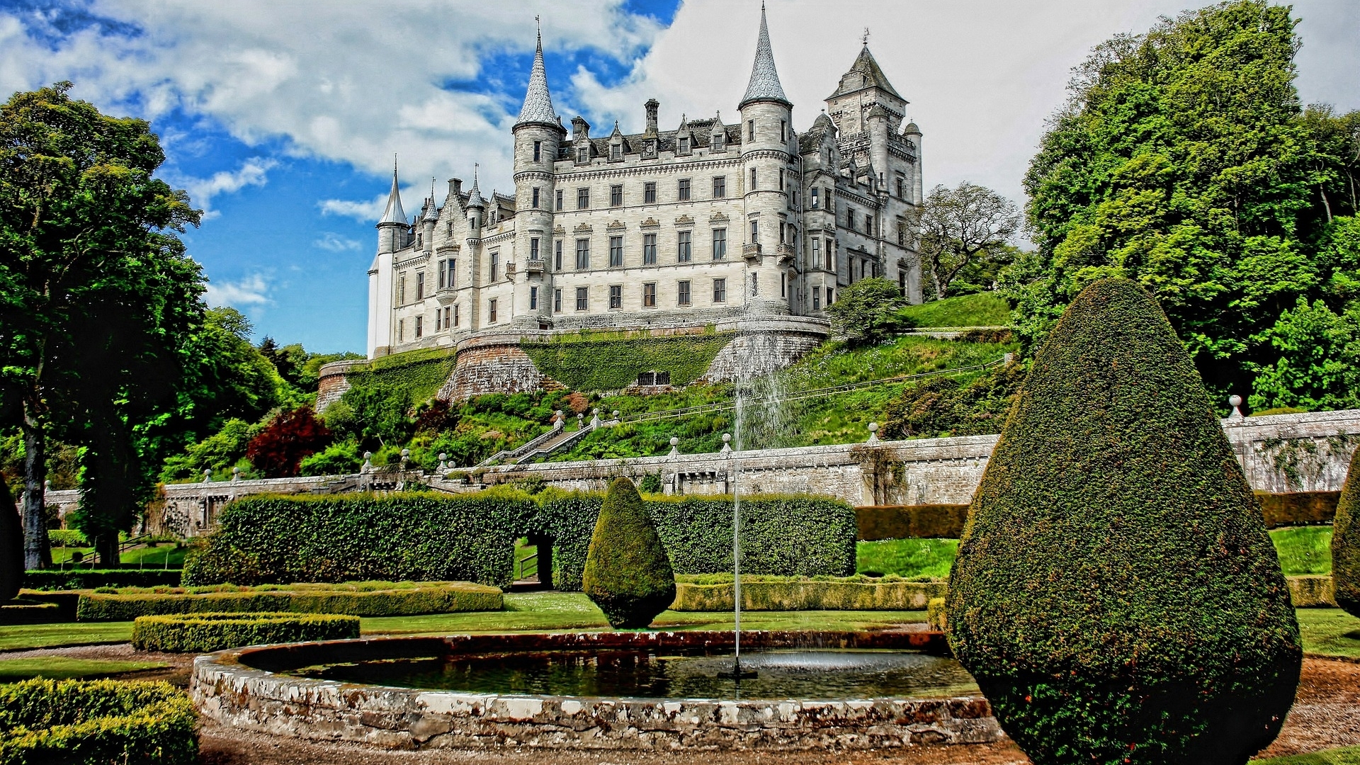 Dunrobin Castle with formal gardens and fountain HD Wallpaper