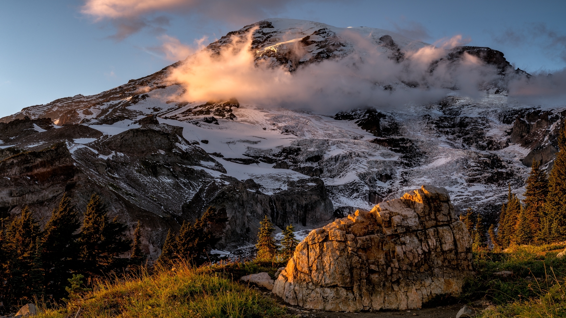 Mount Rainier National Park with clouds at sunset HD Wallpaper