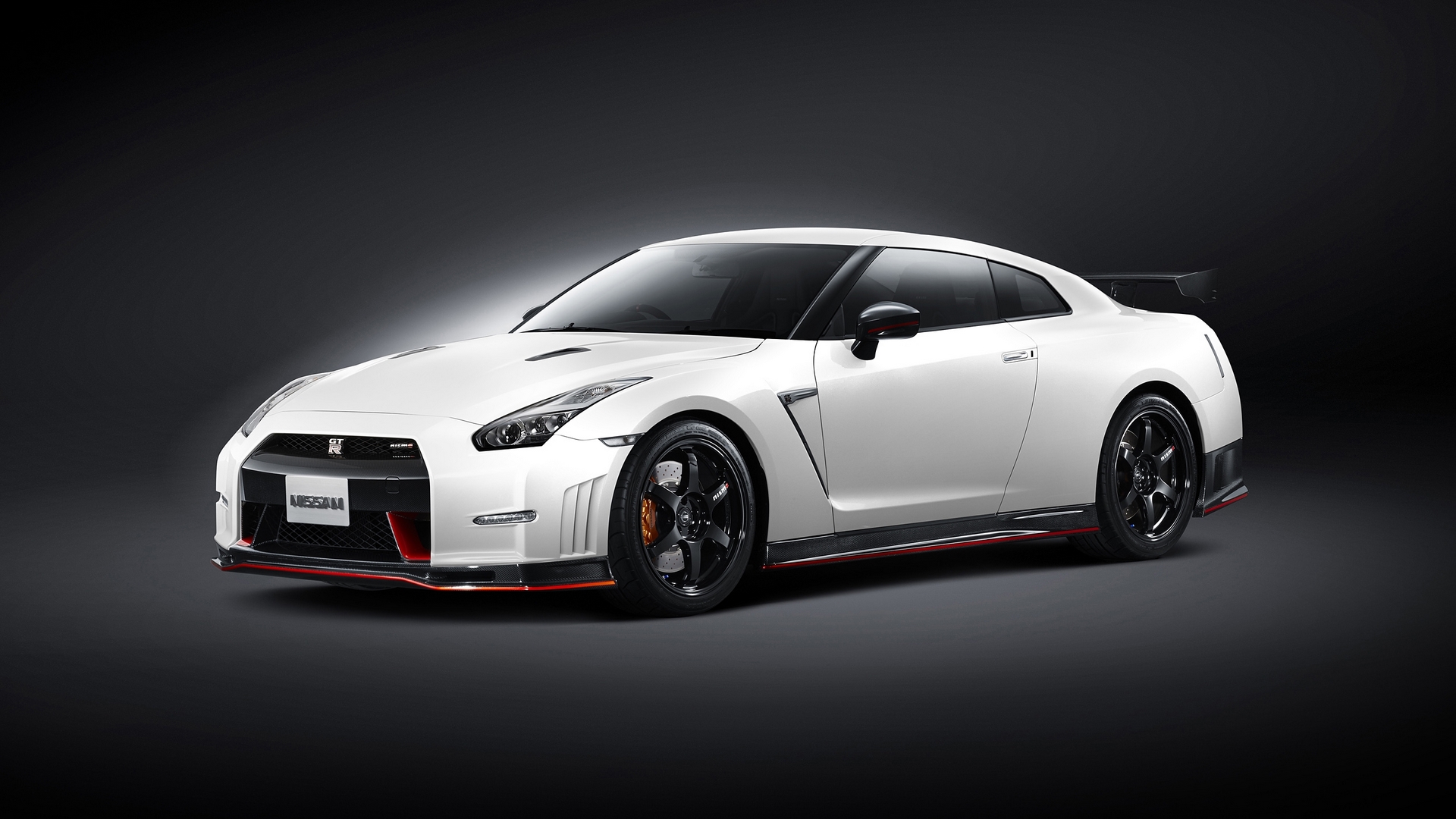 White Nissan GT-R Nismo Coupe HD Wallpaper