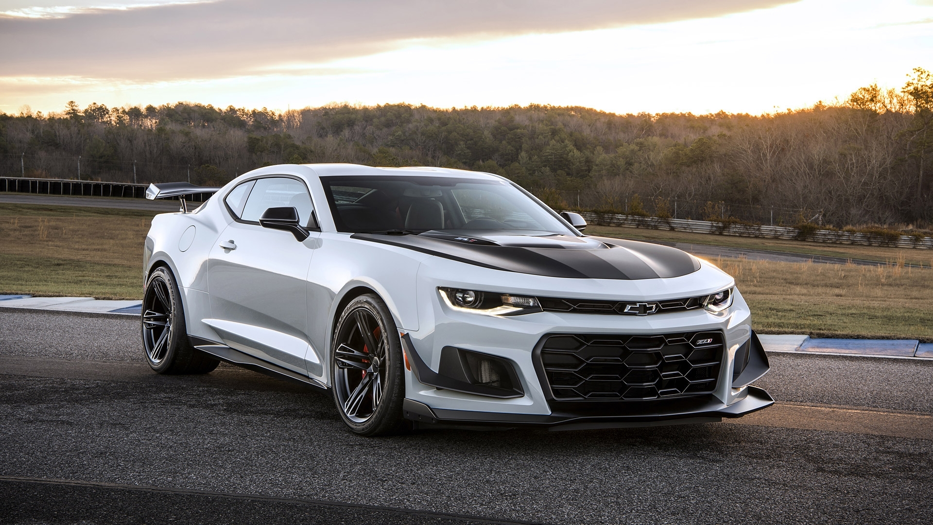 White Chevrolet Camaro ZL1 1LE on a Racetrack HD Wallpaper