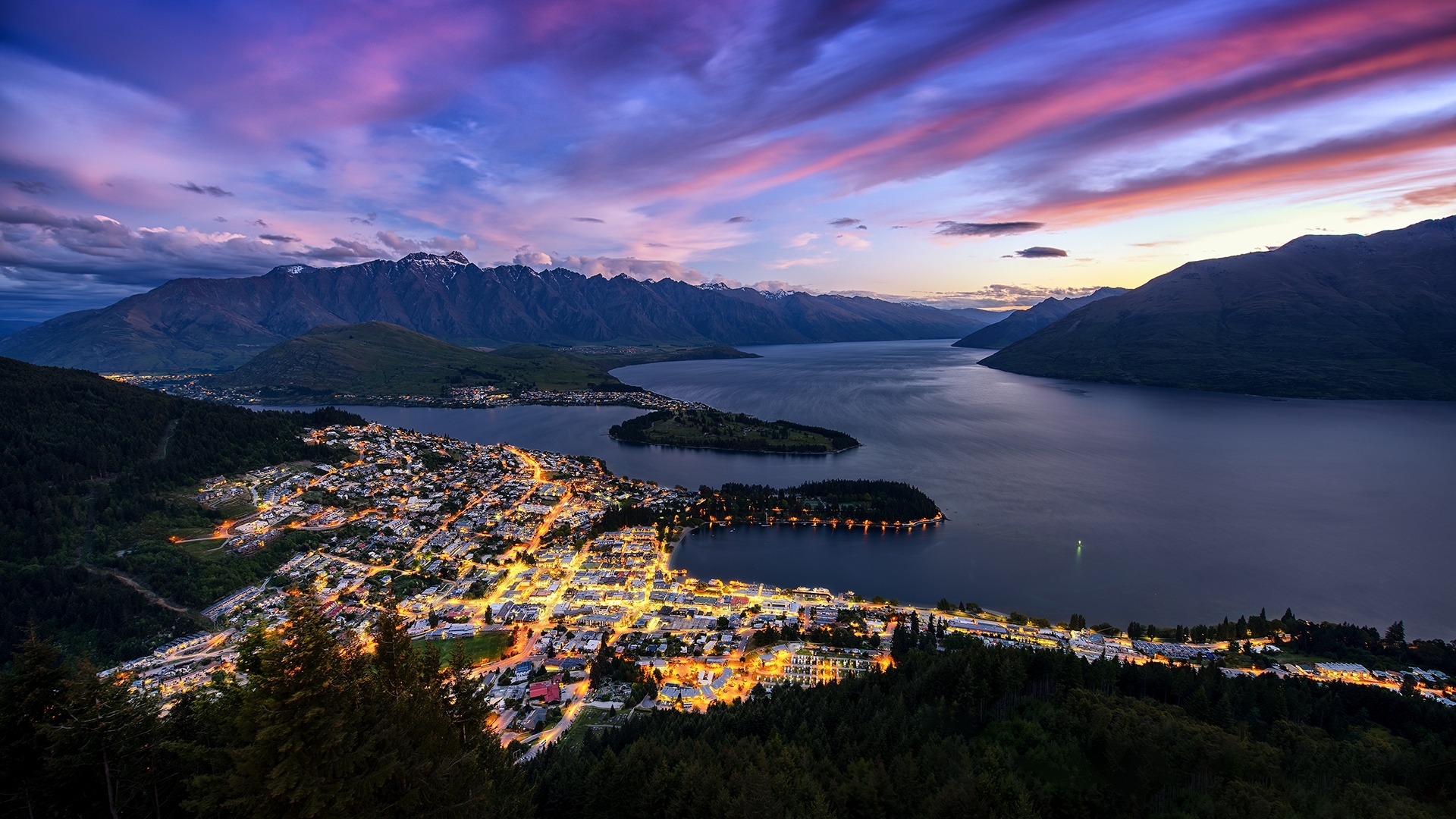 Queenstown cityscape at dusk with mountains and lake HD Wallpaper