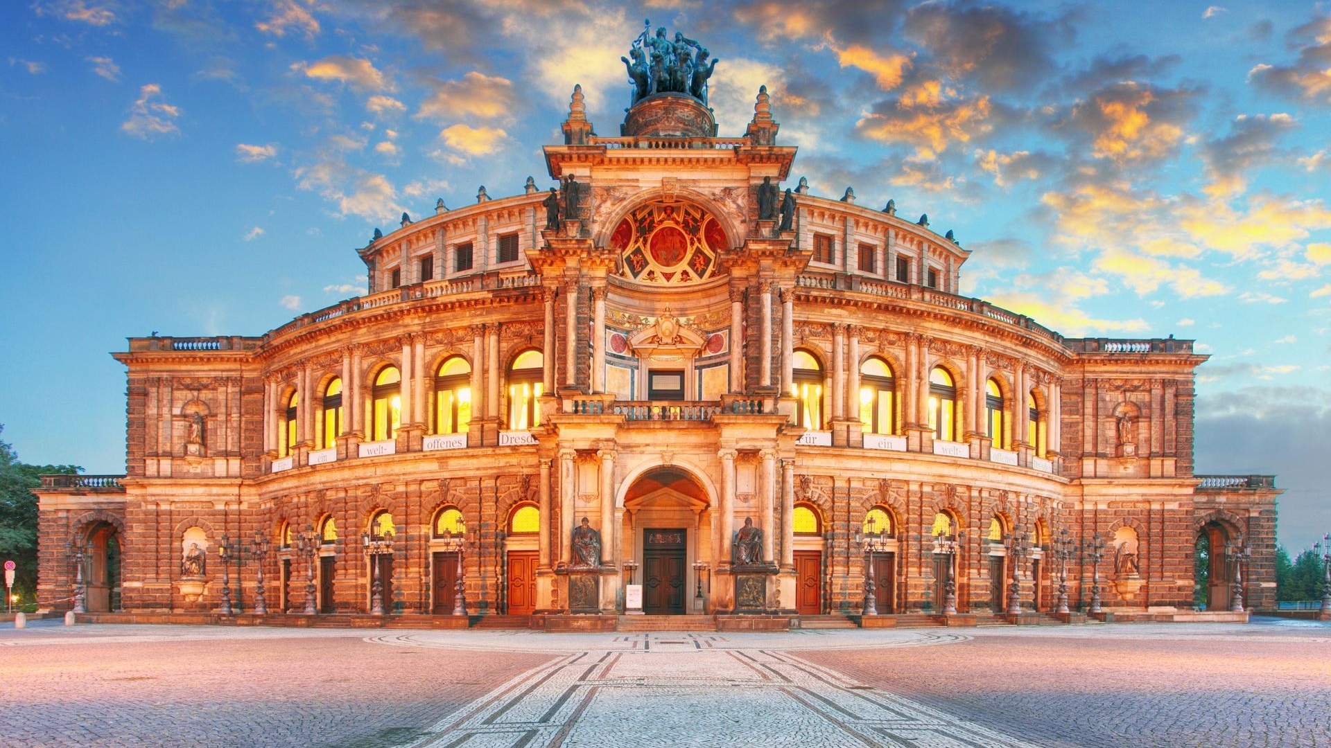 Semper Opera building at sunset with clouds HD Wallpaper