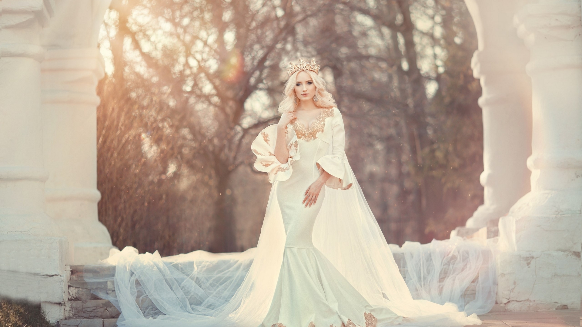 Woman in a white dress and crown HD Wallpaper