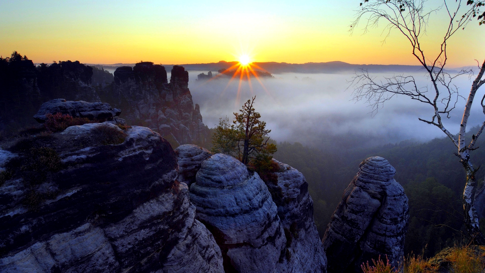 Sunrise Over Foggy Rocky Mountain Landscape HD Wallpaper
