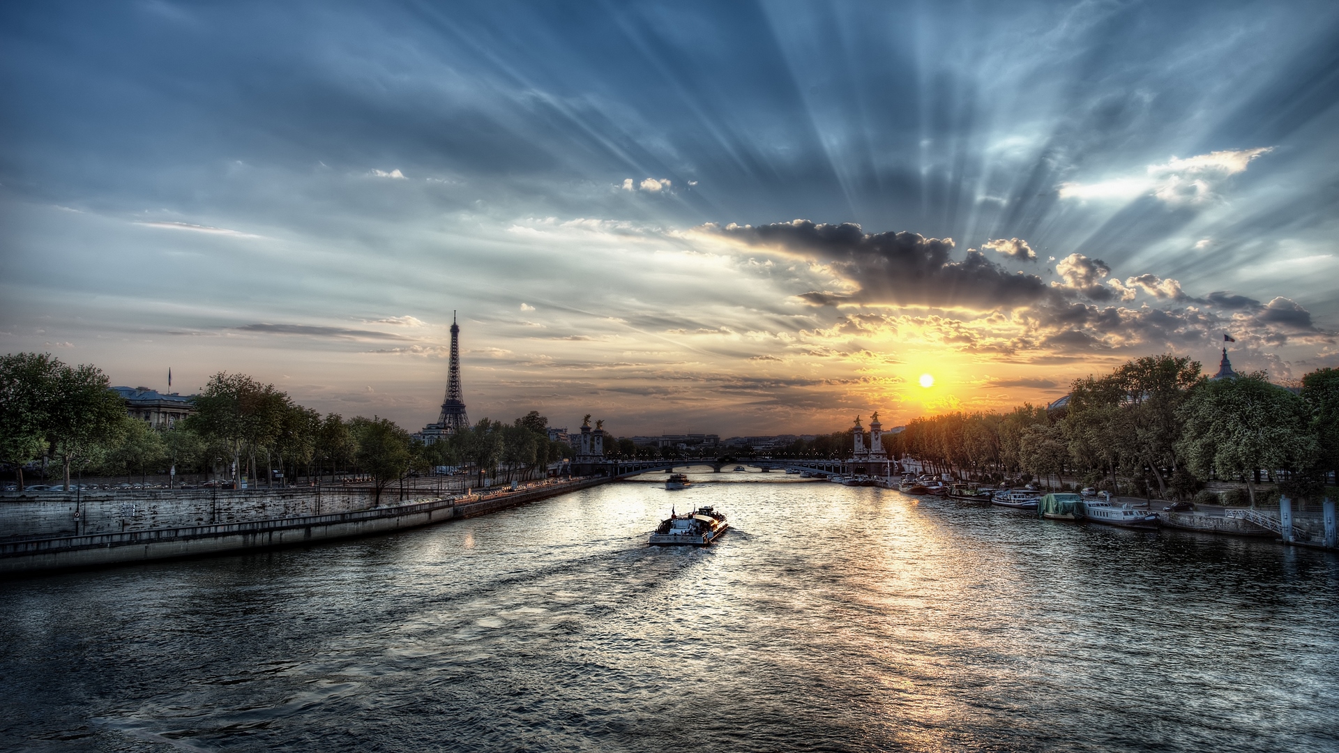 Sunset over the Seine River with Eiffel Tower in Paris HD Wallpaper