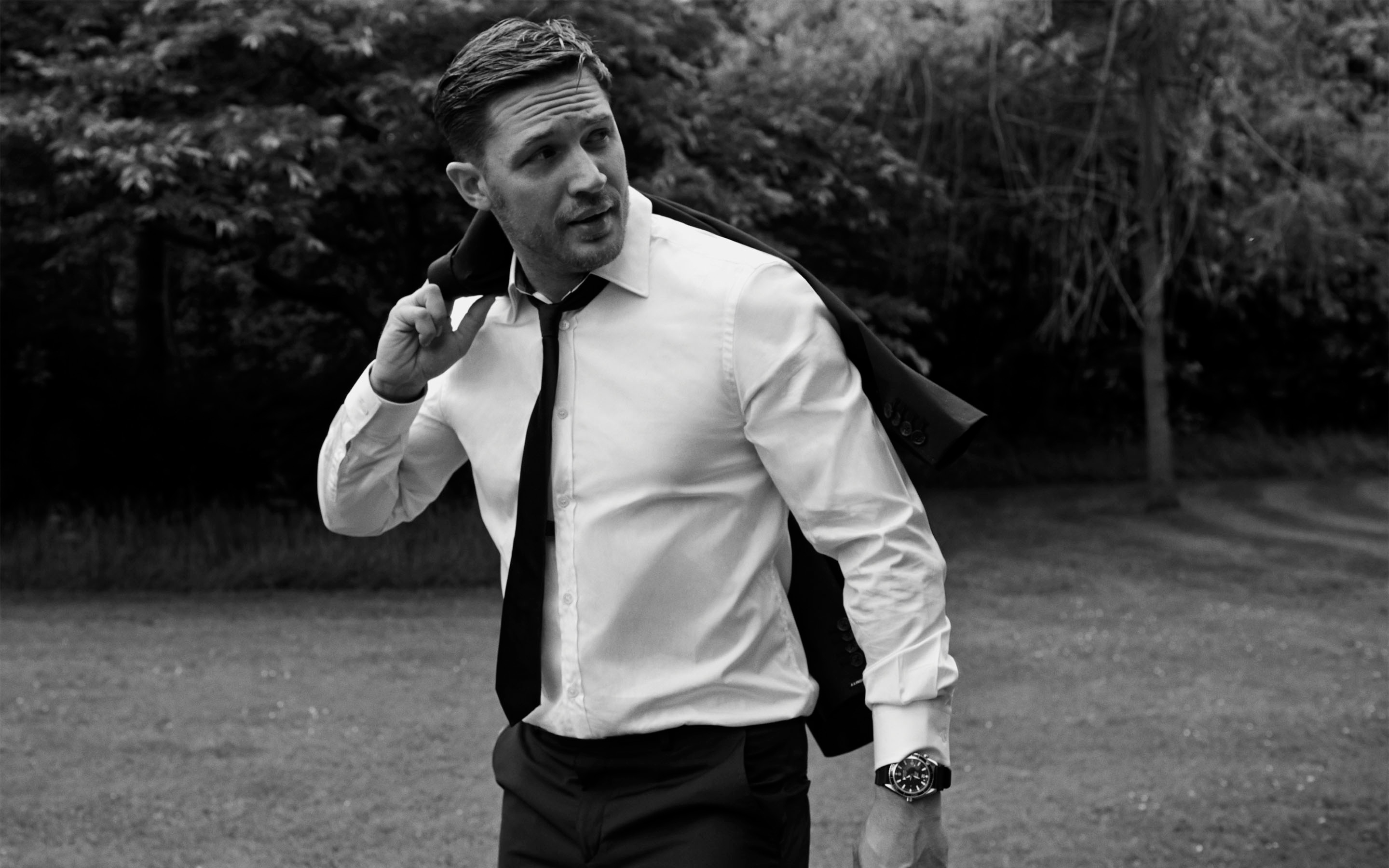 Tom Hardy in a white shirt and tie HD Wallpaper